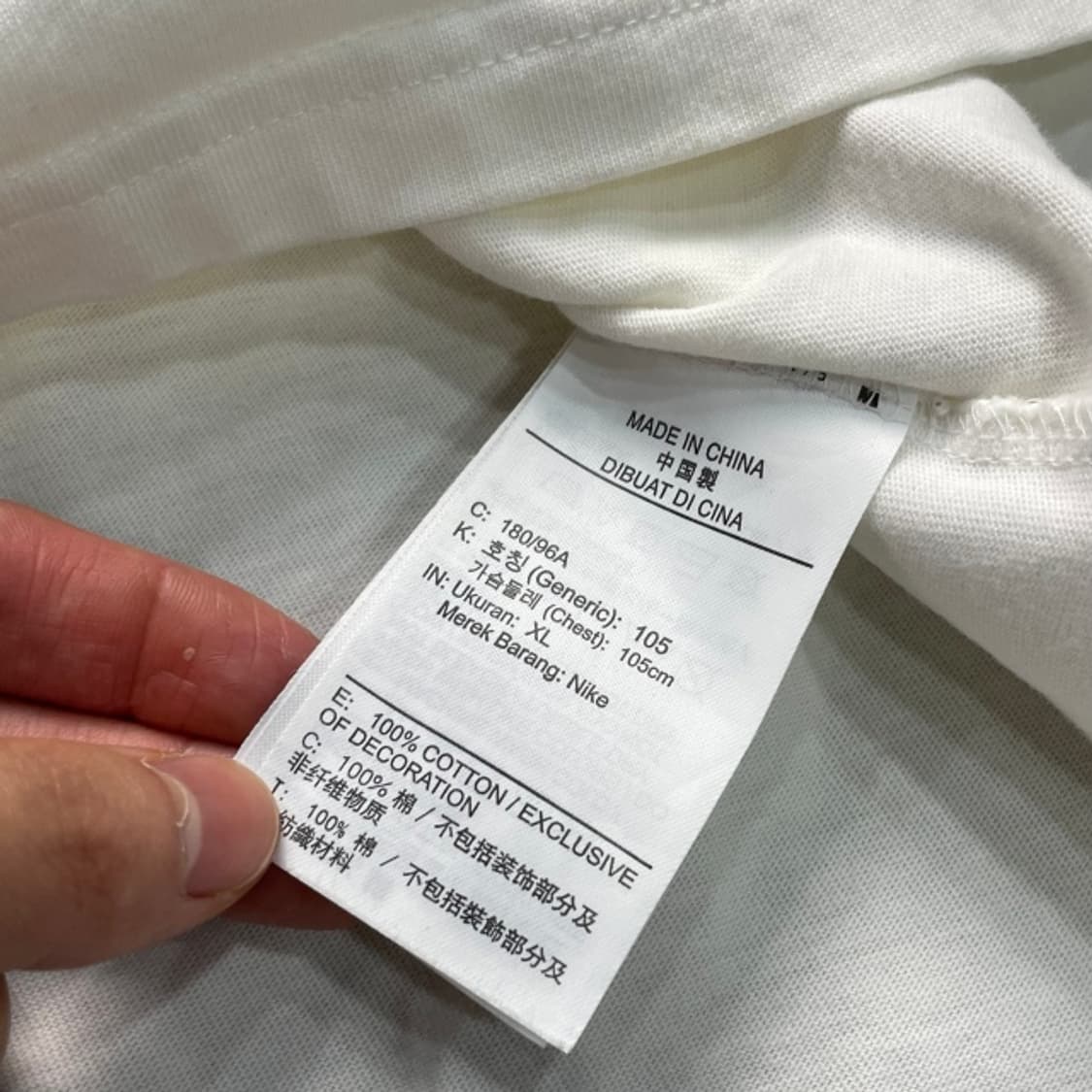 105 나이키 스포츠웨어 패치 반팔티 상품이미지4