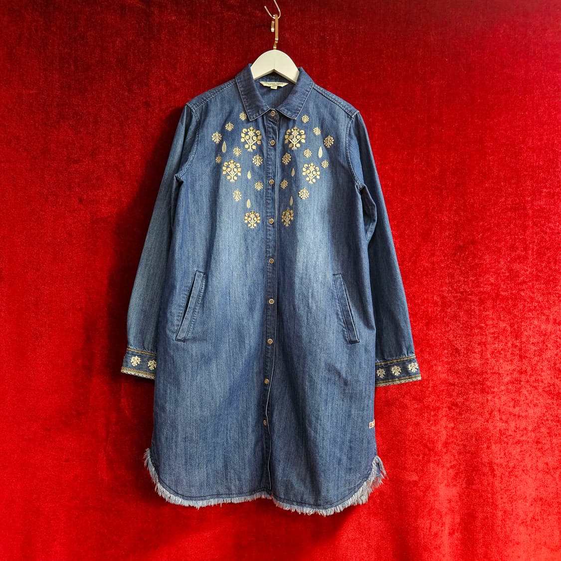 써스데이아일랜드 보헤미안 자수 데님 미디 원피스 상품이미지1