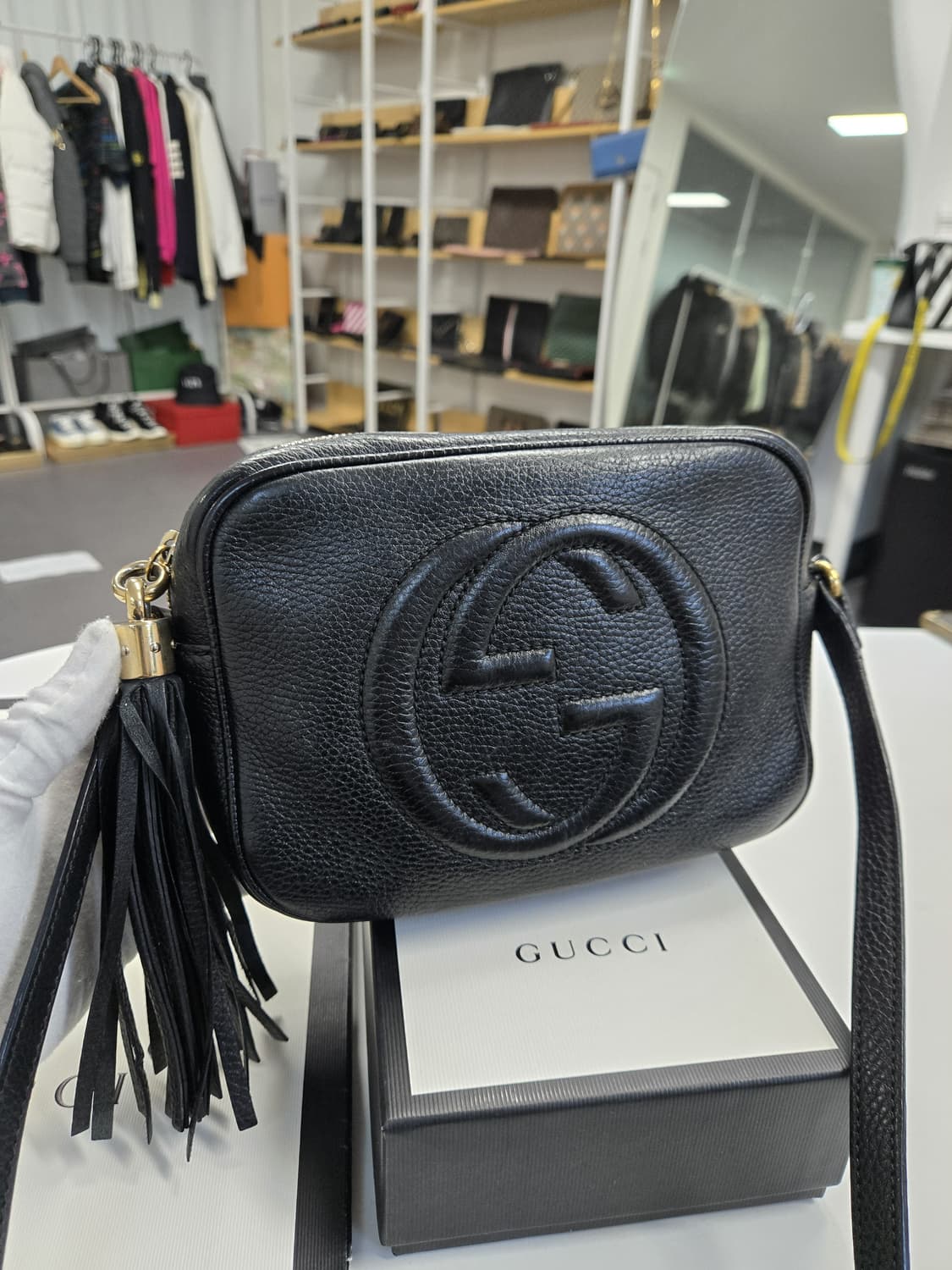 [A급컨디션]구찌 소포 블랙 레더 카메라백 상품이미지1