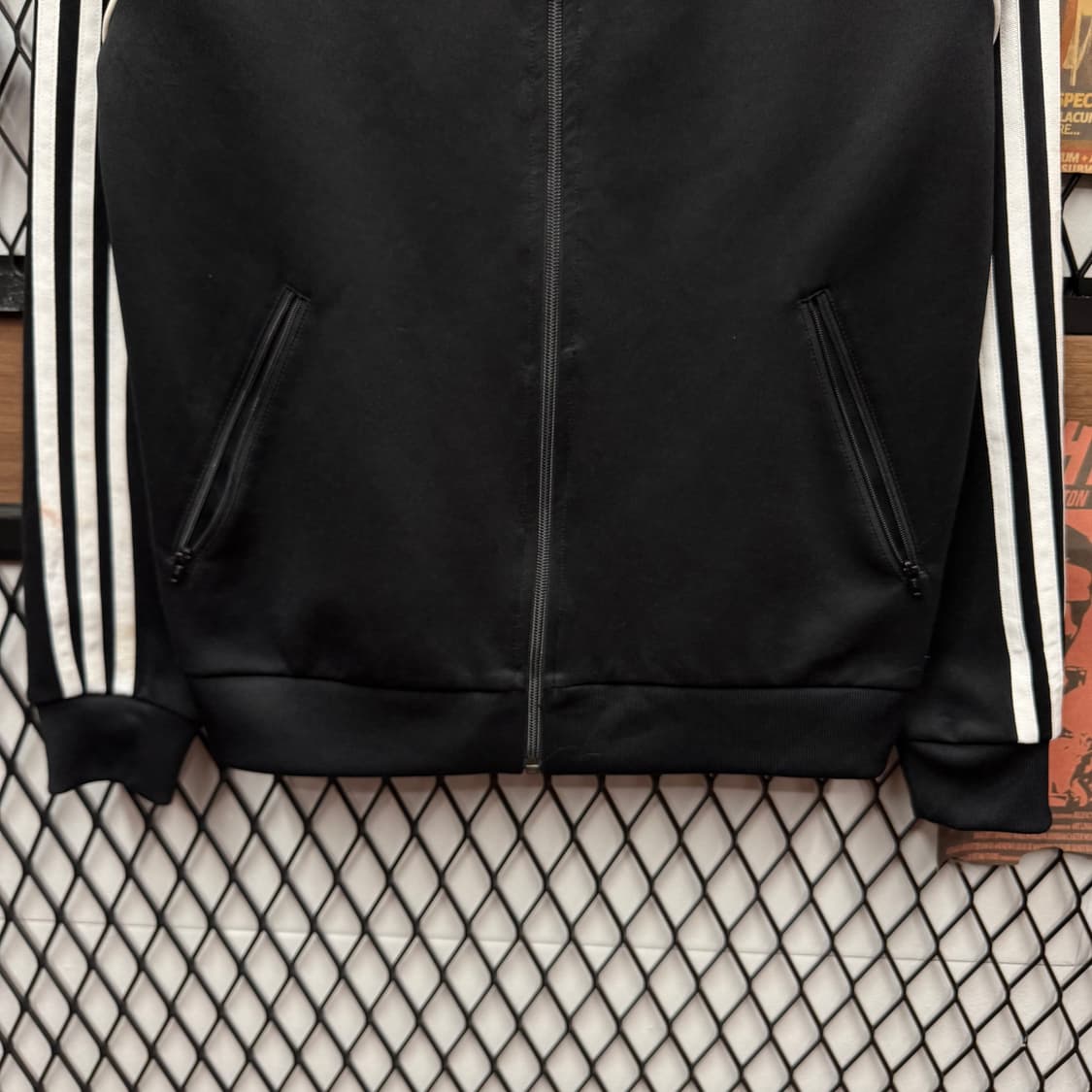 아디다스 트랙 자켓 레글런핏 전면 로고 포인트 블랙 화이트 상품이미지4
