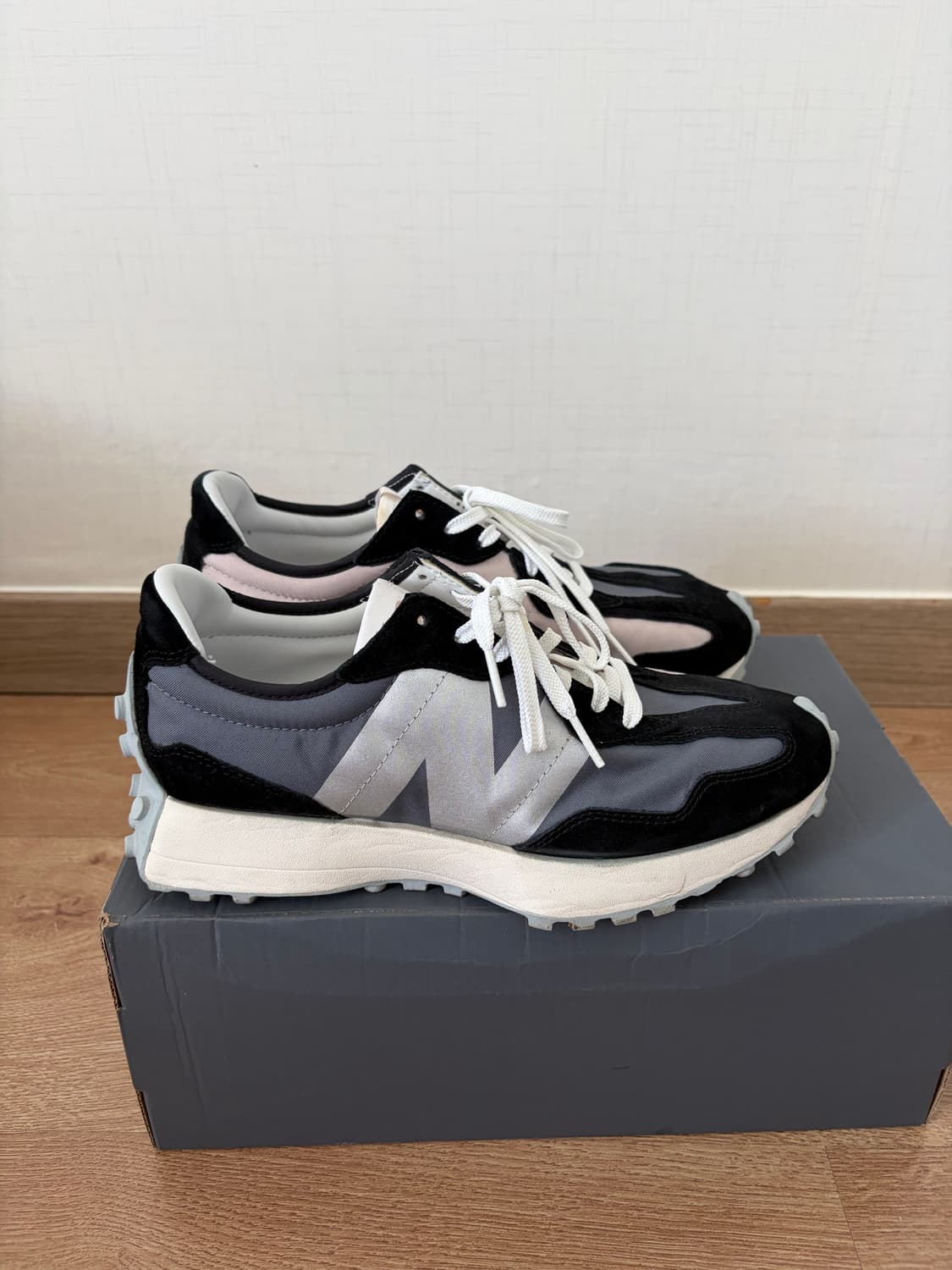 뉴발란스 327 제리로렌조 착용 피어오브갓 상품이미지5