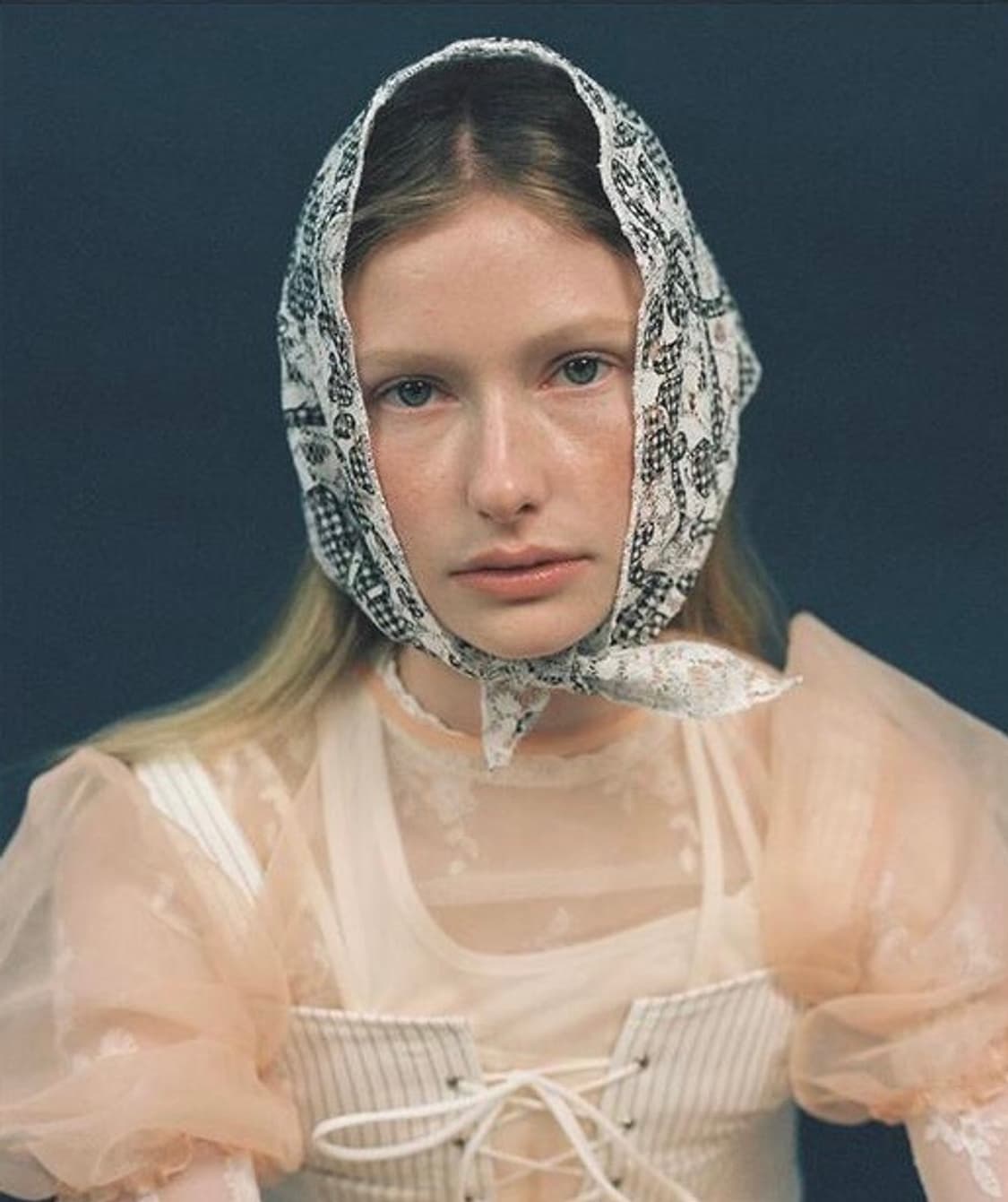 어썸니즈 네팅 스카프 레이스 화이트 반다나플라워패턴헤어스크런치모자레이어드 상품이미지2