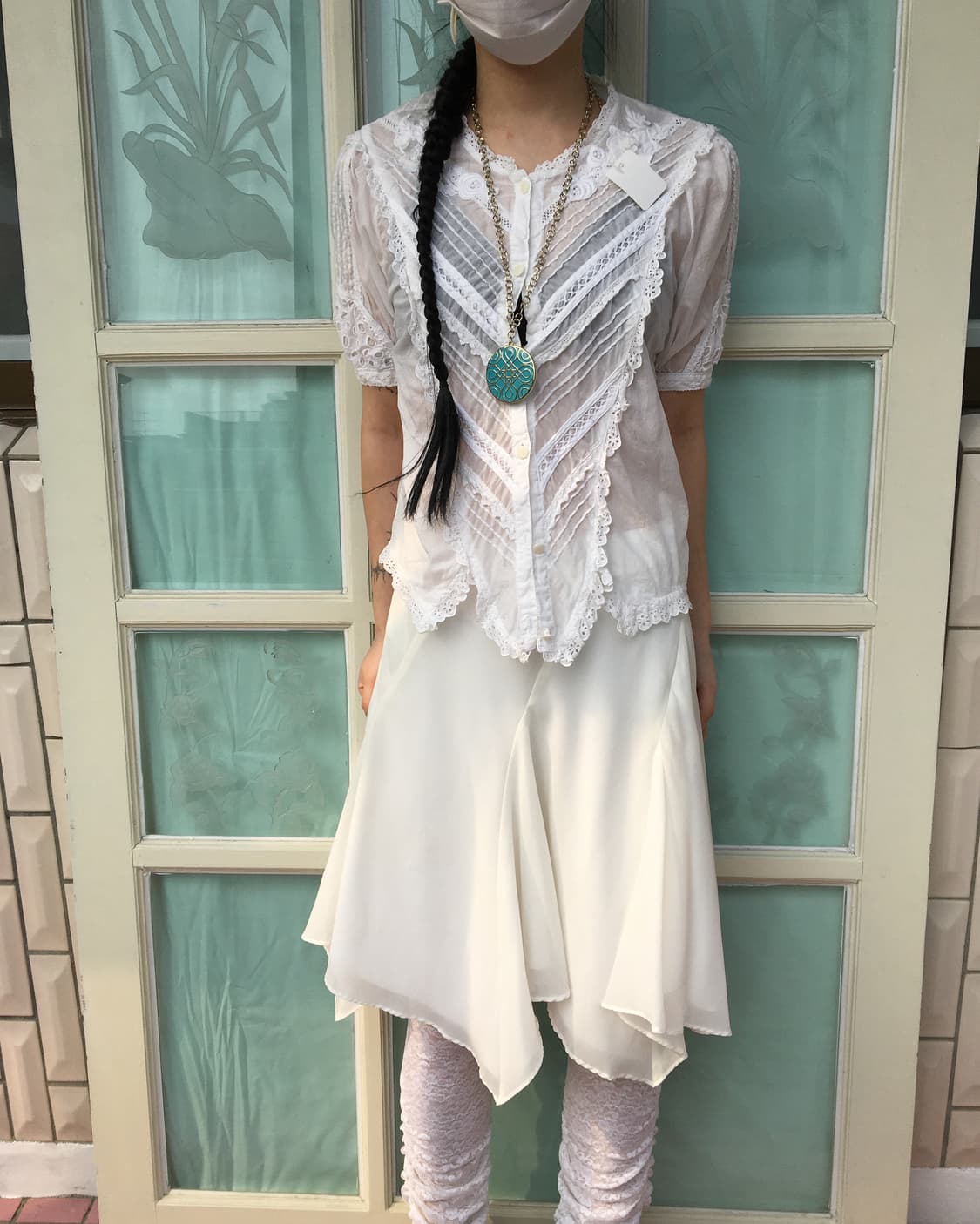 Unbalanced point pattern trimming blouse 상품이미지1