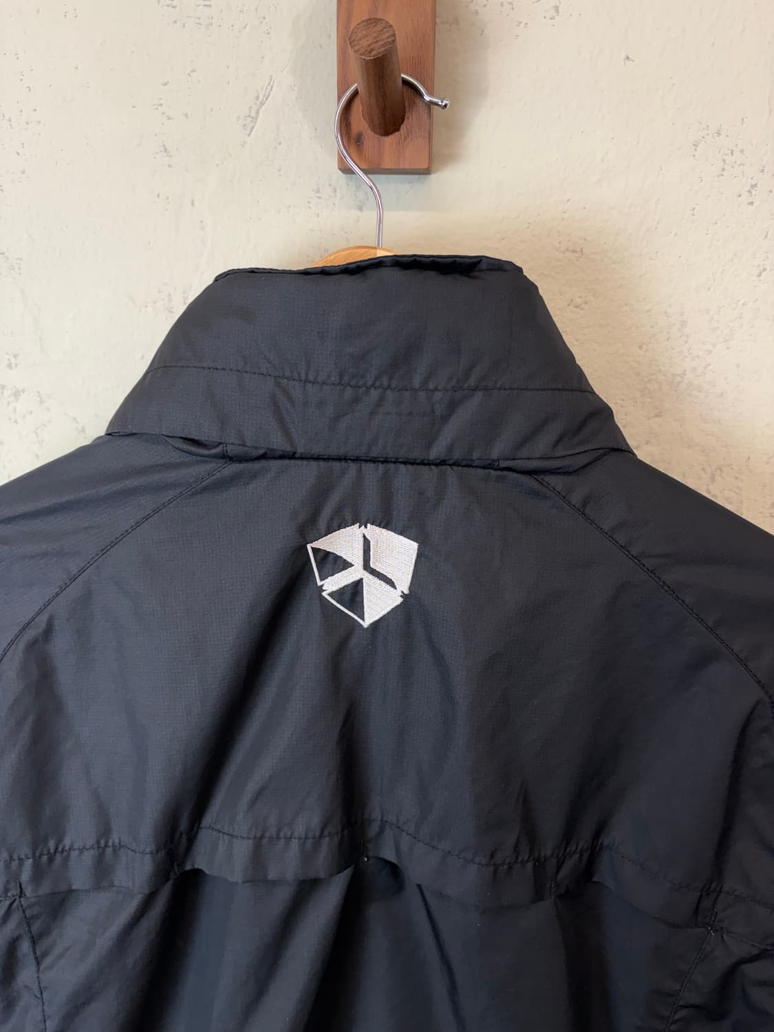 나이키 스톰핏 스우시 바람막이 블랙 상품이미지4