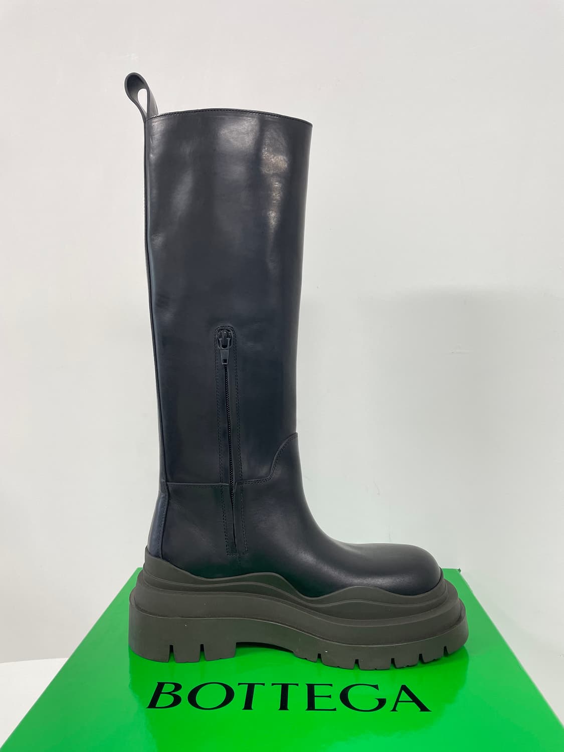 새상품 보테가 베네타 타이어 부츠 하이 레더 부츠 36+ / 38 사이즈 상품이미지8