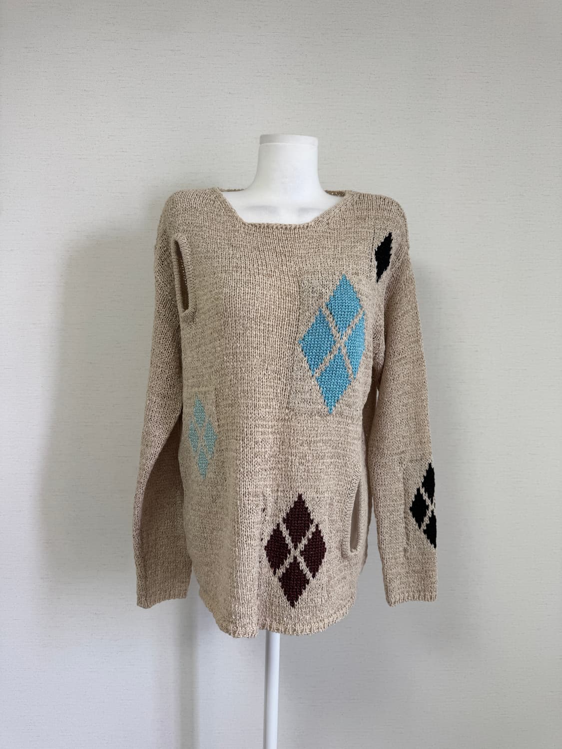 더오픈프로덕트) 아가일 컷아웃 니트 상품이미지1