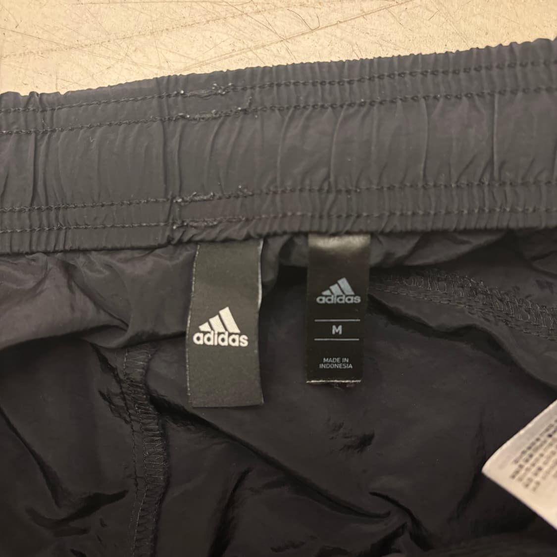 아디다스 스몰로고 블랙 트랙팬츠 상품이미지3