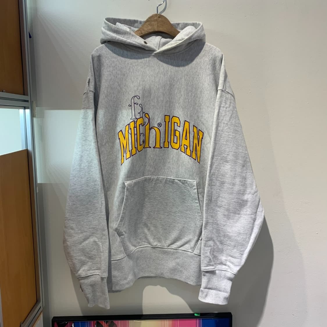 FETCH Michigan Logo Hoodie (Light Gray) 상품이미지1