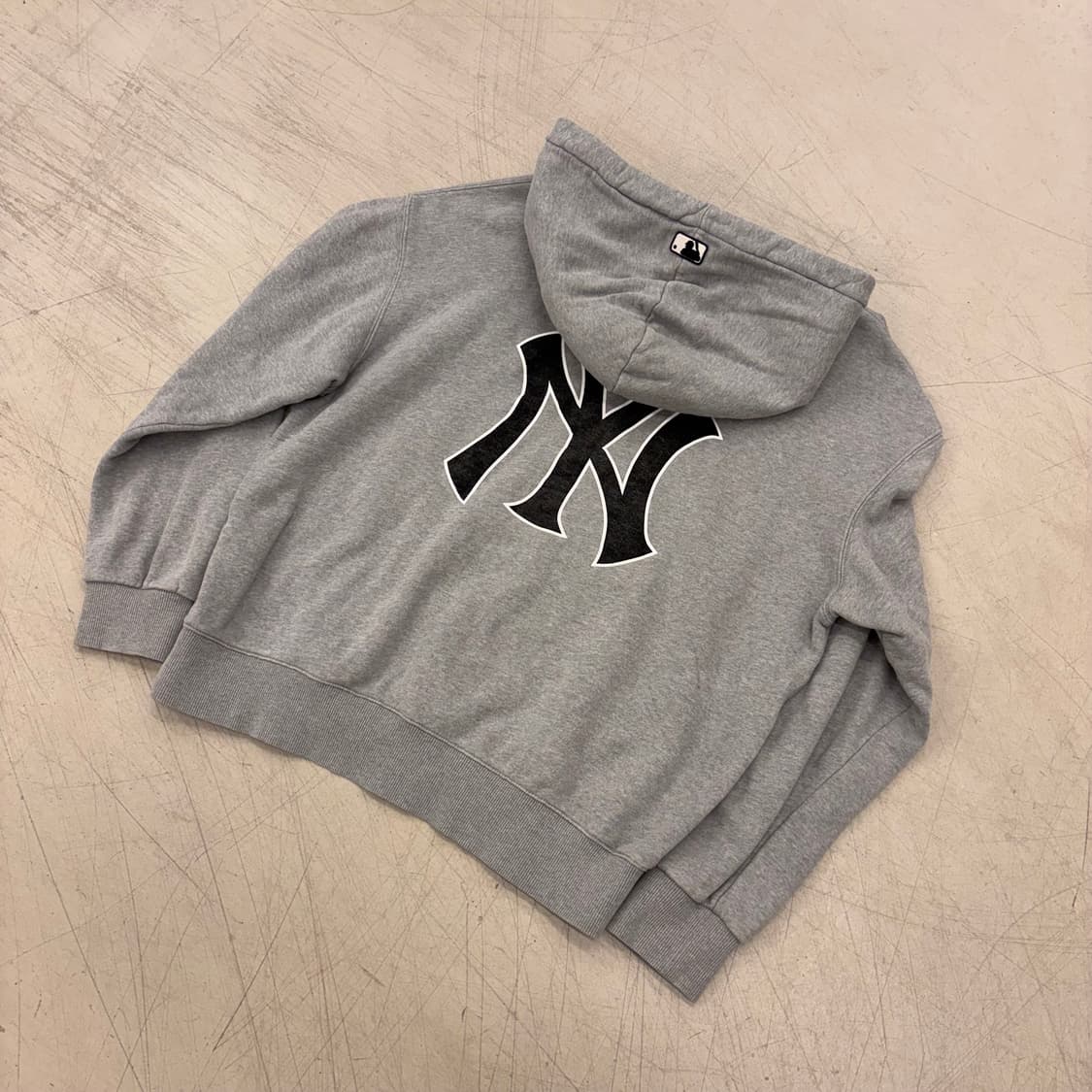 MLB 뉴욕 양키스 그레이 후드티 상품이미지1