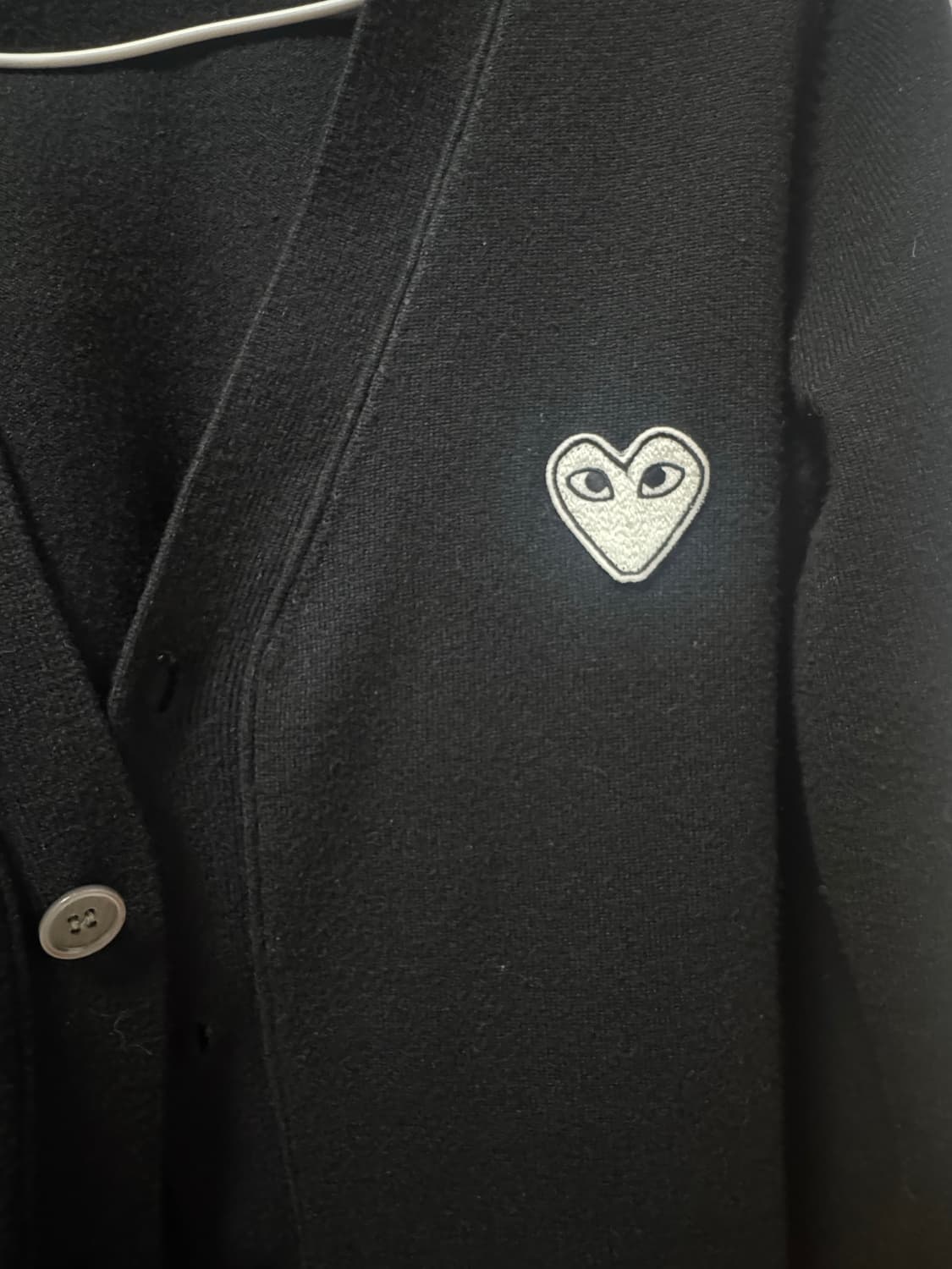 꼼데가르송 화이트 하트 가디건 블랙 상품이미지3