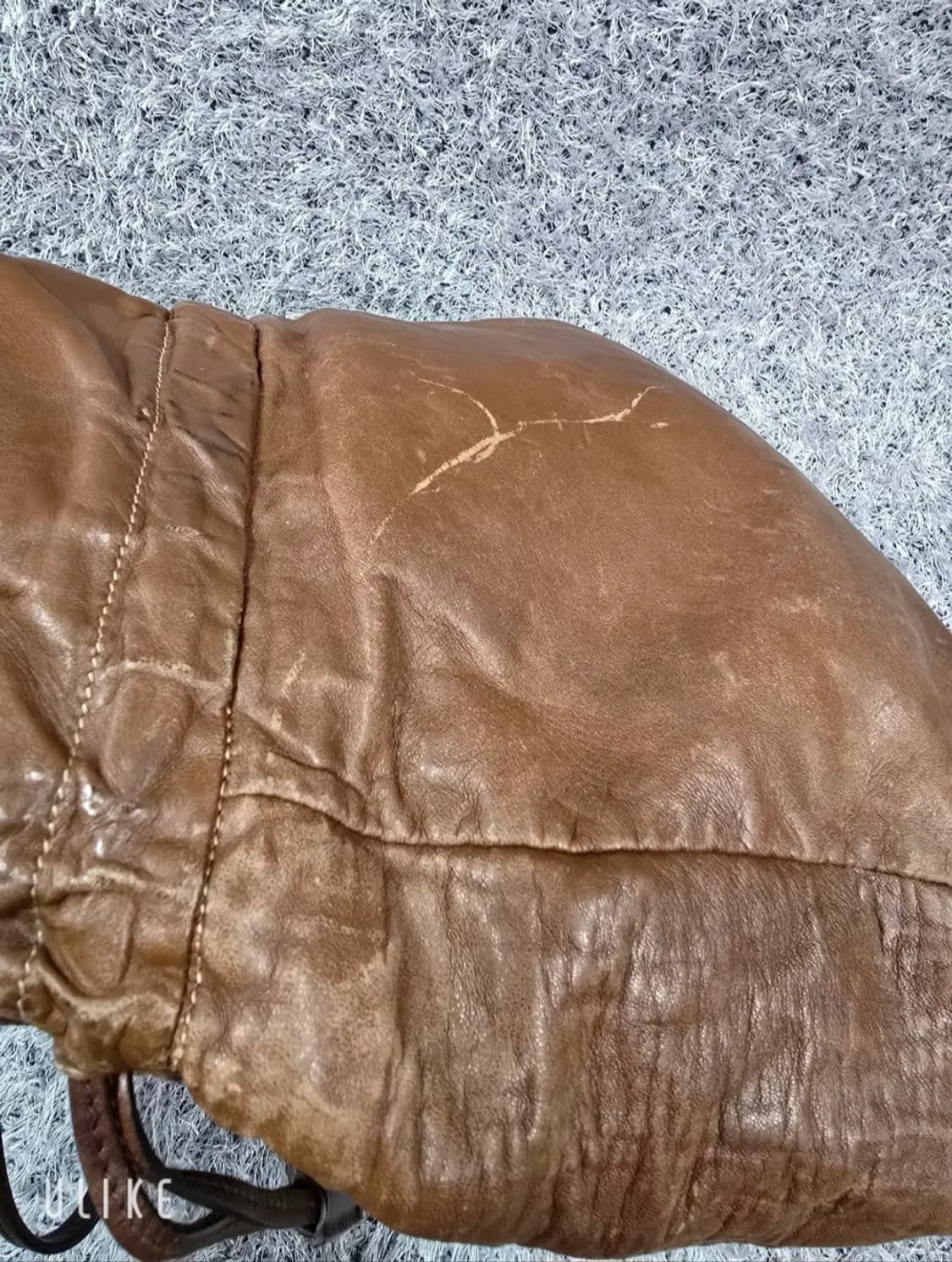 프라다 레더 빈티지 숄더백 상품이미지8