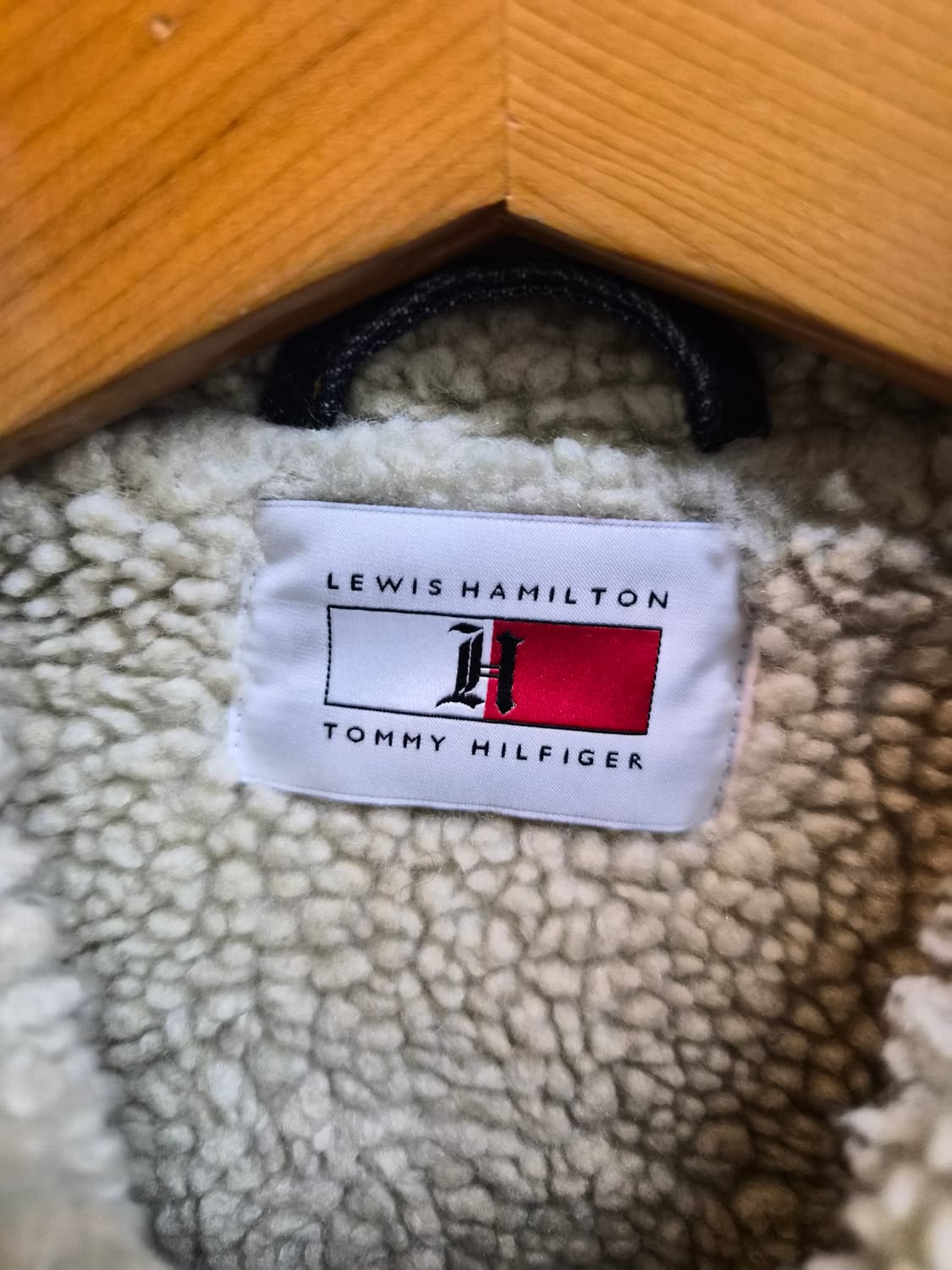 M/100) 타미힐피거 x 루이스해밀턴 쉐르파 데님 자켓 팝니다 상품이미지3