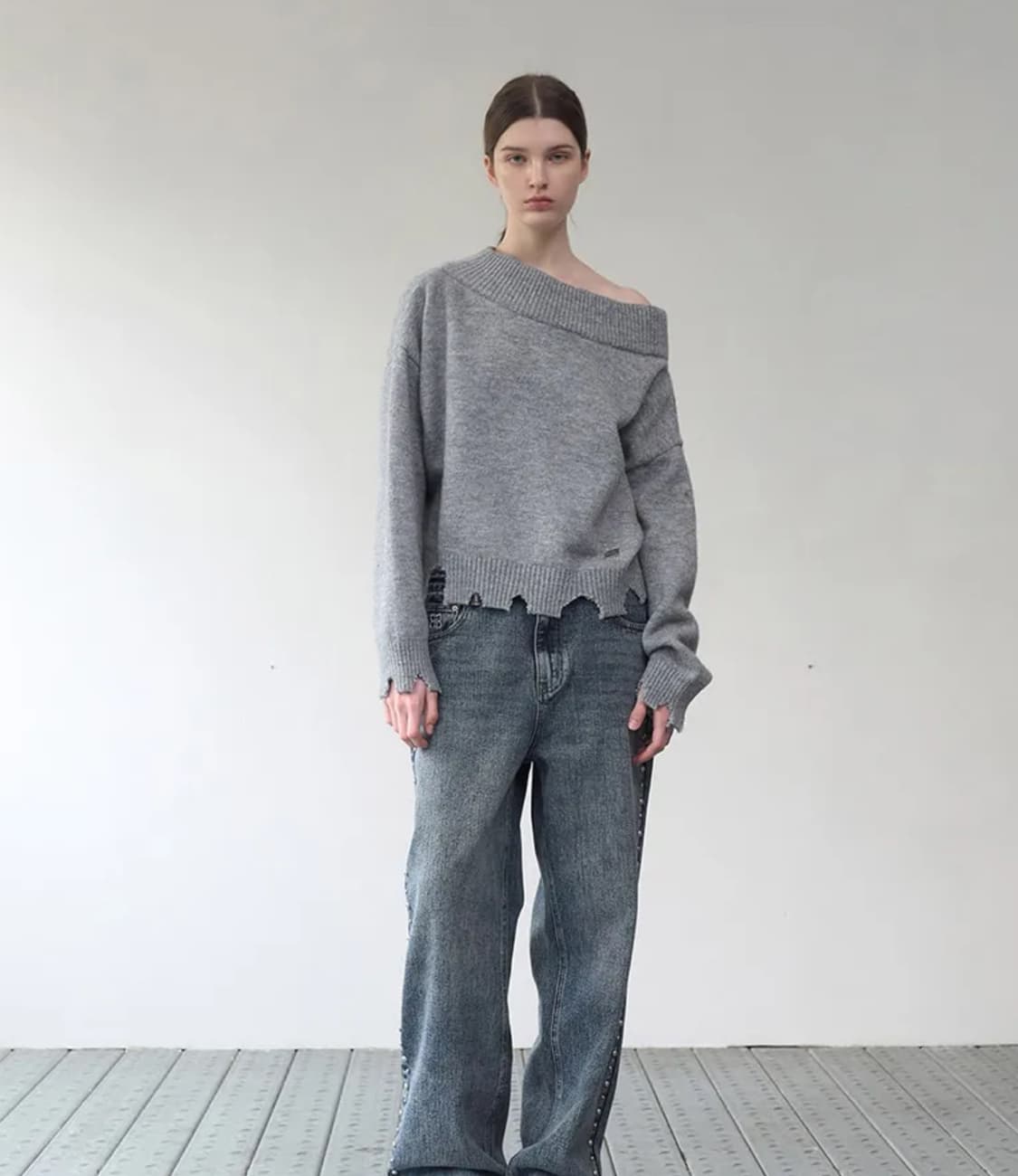 락케이크 오프숄더 데미지 니트 그레이 상품이미지2