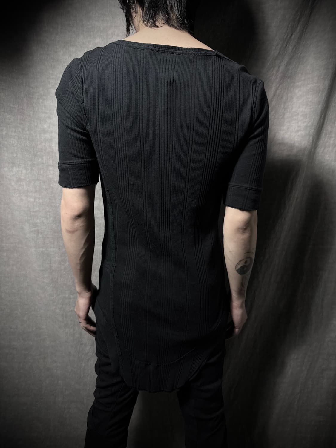 Aleksandr Manamis Asymmetric Henley Neck 상품이미지2