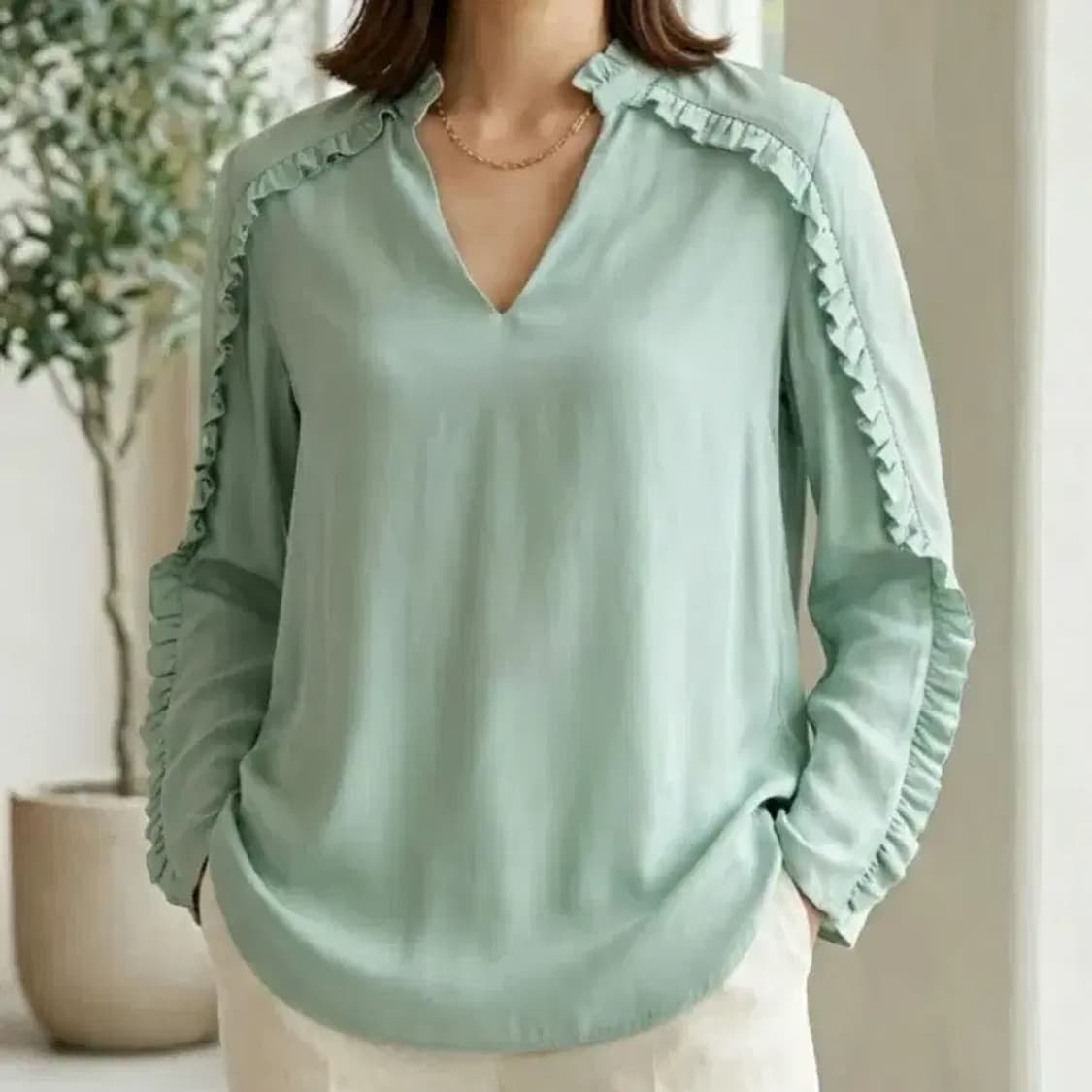 산드로 민트색 실크 러플 블라우스 상품이미지1