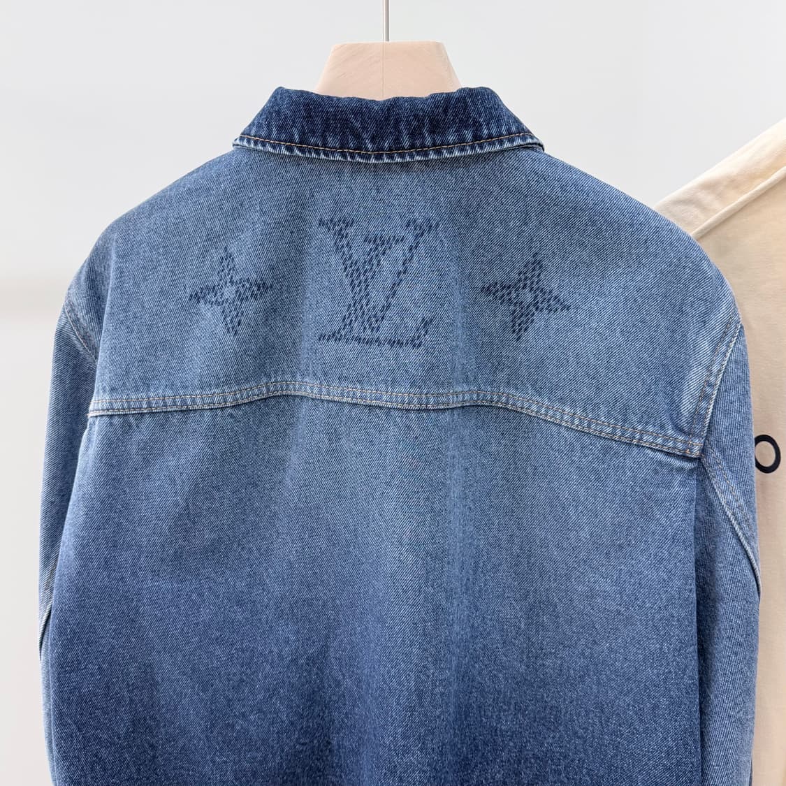 [S+급/L] 25FW 루이비통 모노그램 데님 워크웨어 오버셔츠 자켓 상품이미지5