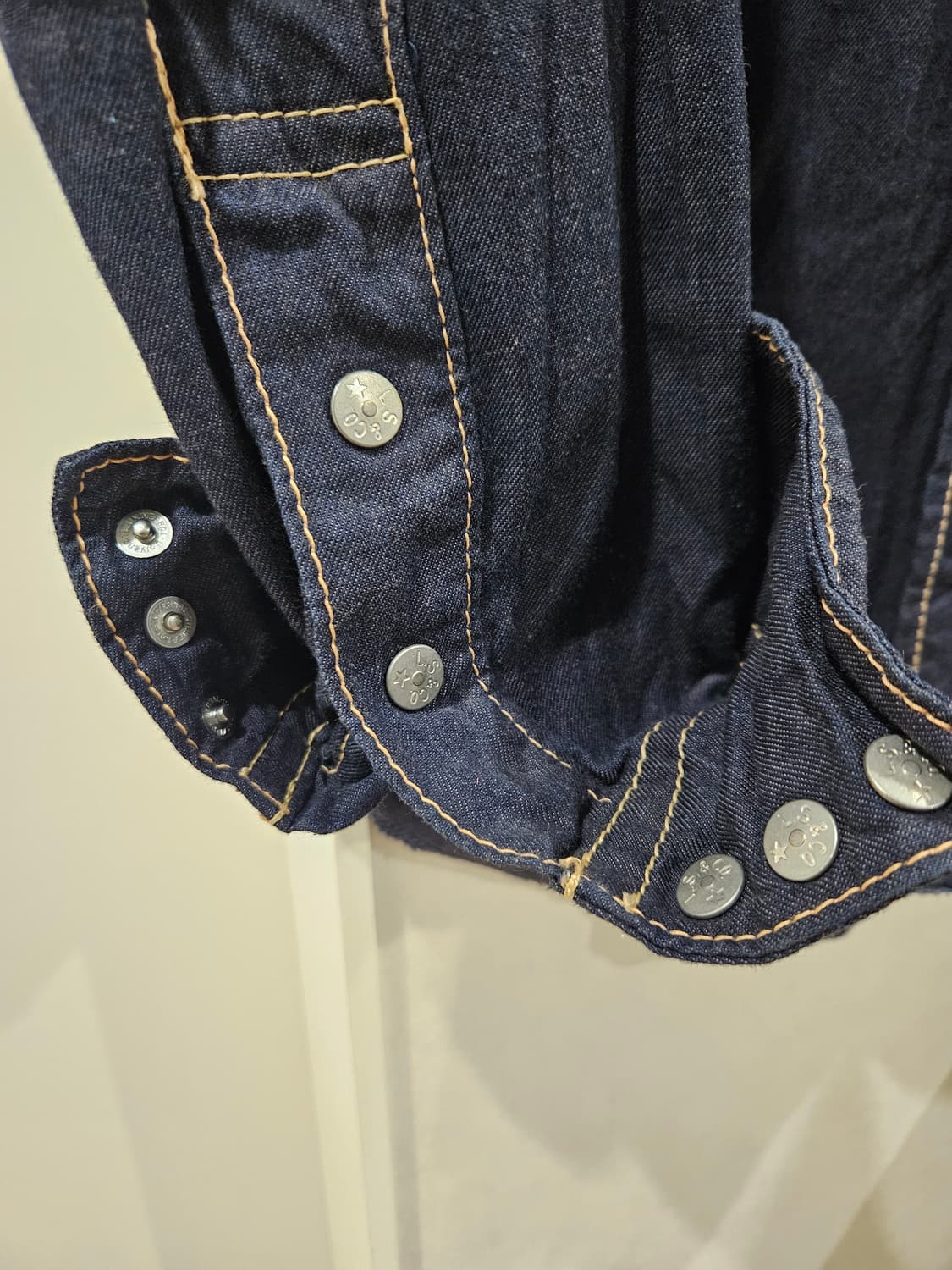 리바이스 타입원 데님셔츠 남녀공용 상품이미지3