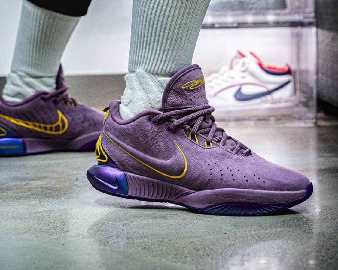 "Nike Lebron 21" 1/6 신발 피규어 (엔터베이X핫토이) 상품이미지2