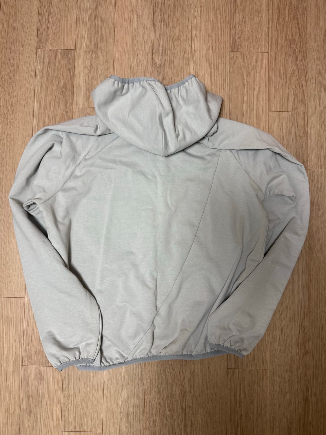 산산기어 테이프드 후드티 그레이 23ss 상품이미지4