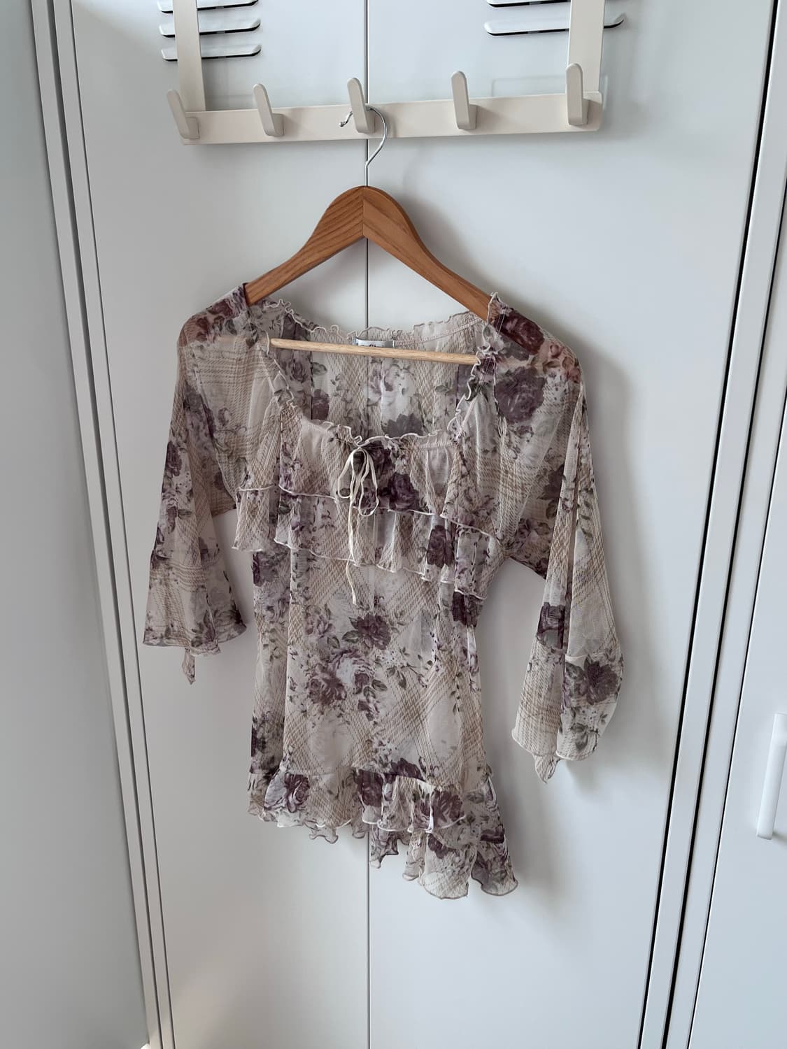 로사체리 Rosa cheri  장미 프릴 시스루 블라우스 상품이미지3