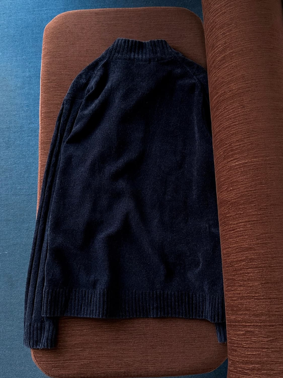 Coludy touch middle gauge knit button 상품이미지10