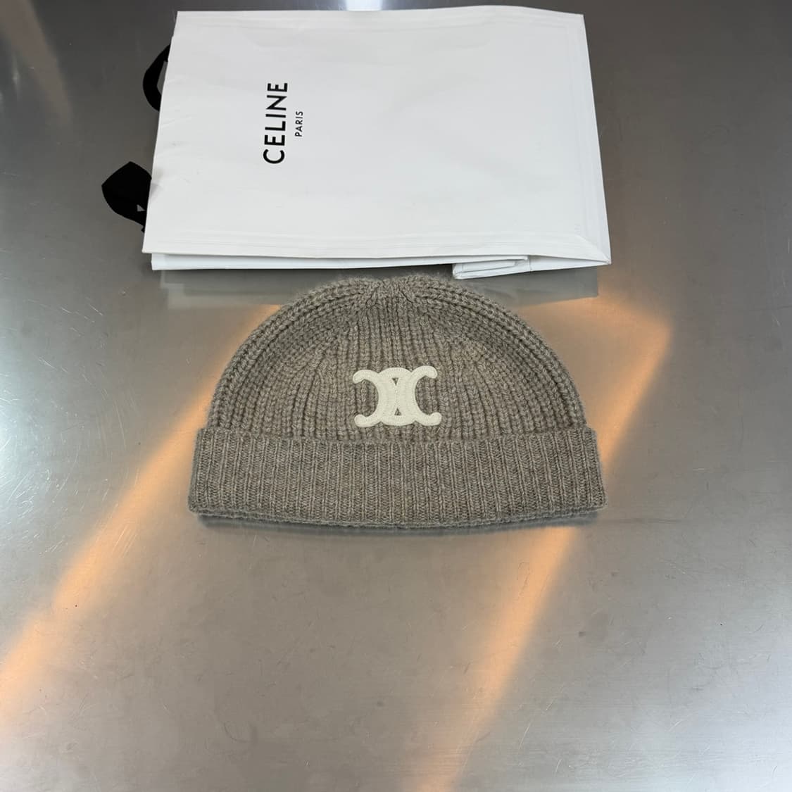 [리오브] 셀린느 트리오페 심리스 캐시미어 니트 비니 상품이미지1