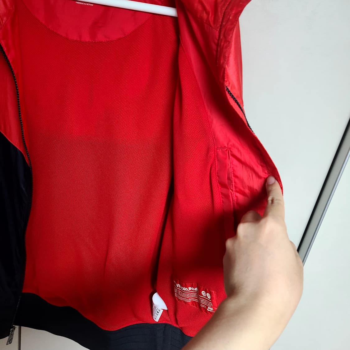 나이키 윈드러너 바람막이 검빨 레드 블랙 상품이미지5