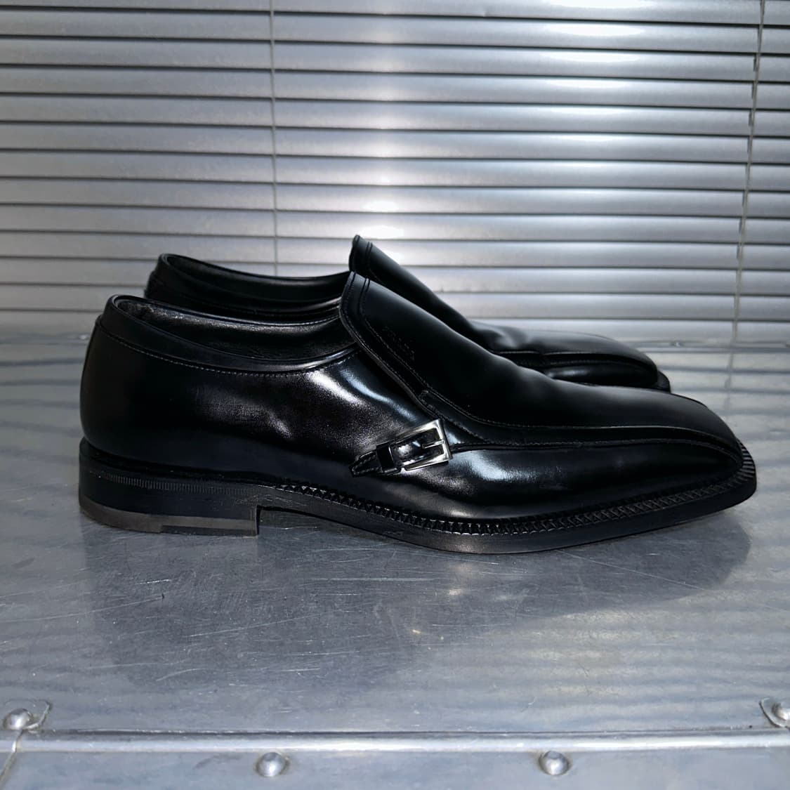 블랙 프라다 스퀘어 토 가죽 로퍼 상품이미지6