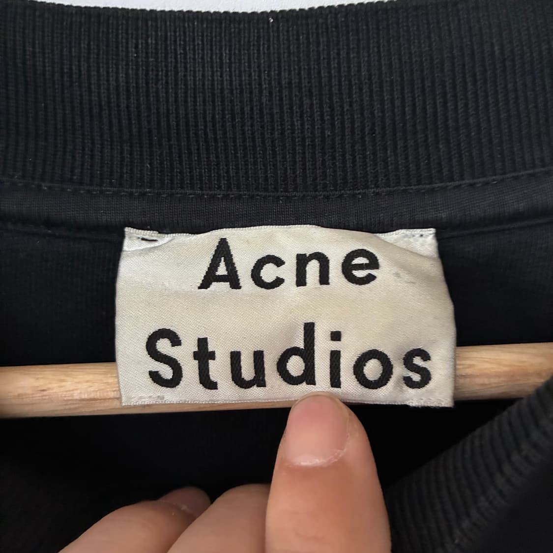 아크네 스튜디오 맨투맨 상품이미지3