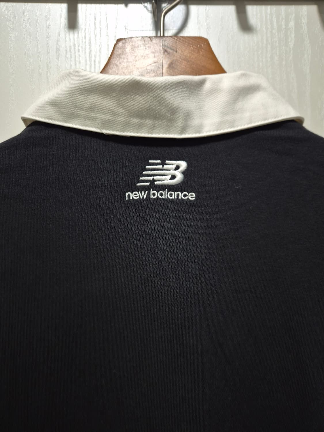 뉴발란스 카라넥 맨투맨 블랙.새상품 상품이미지8