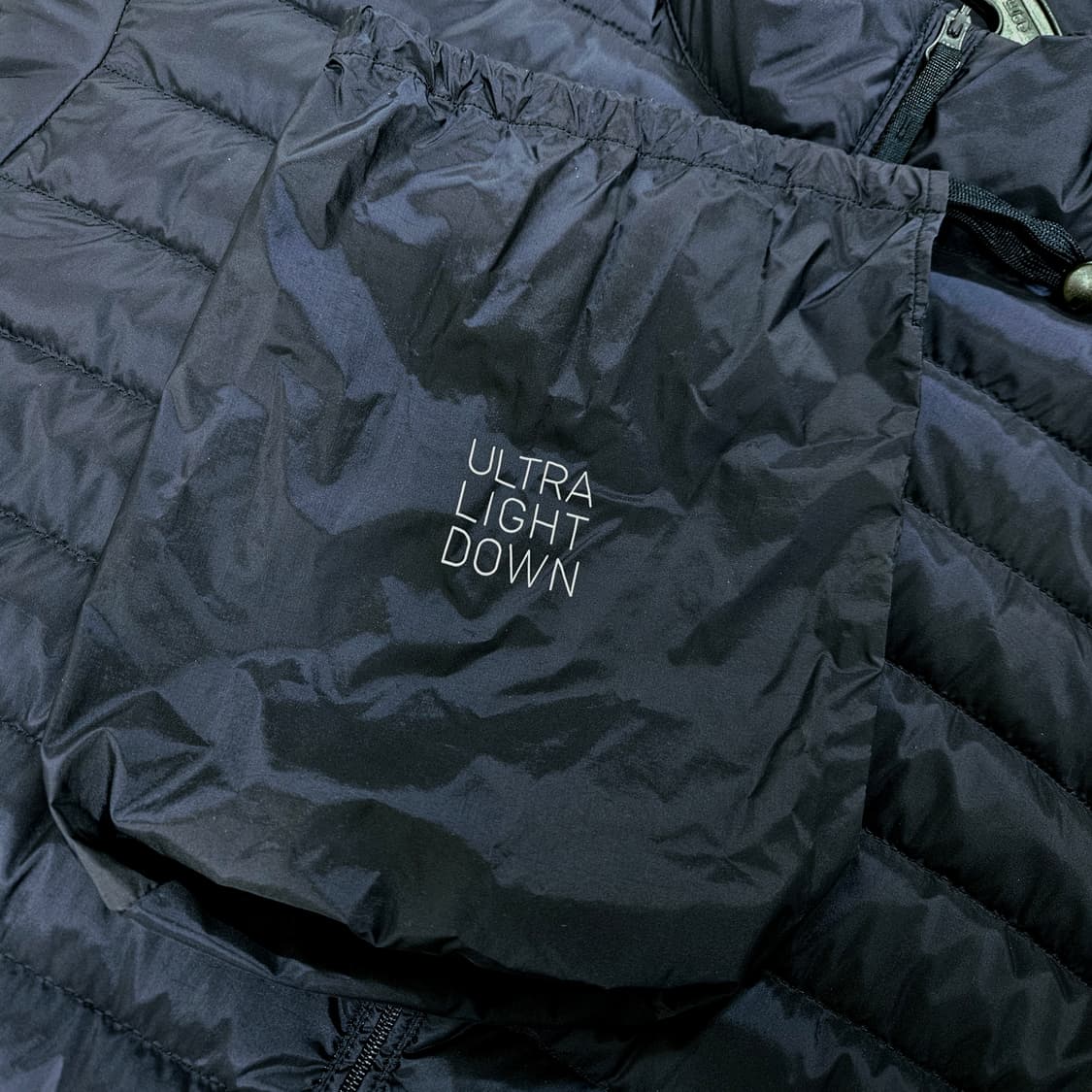 유니클로 울트라라이트다운 경량패딩 XL 상품이미지4