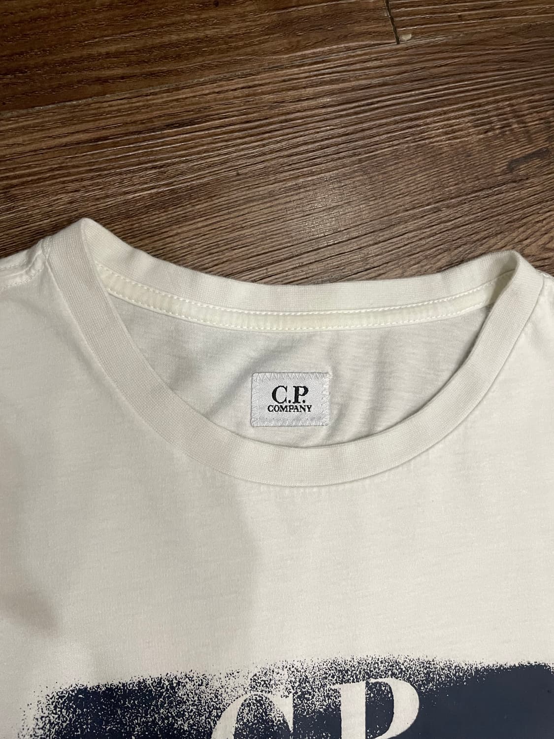 CP컴퍼니 20SS 브러쉬 로고 반팔 티셔츠 상품이미지4