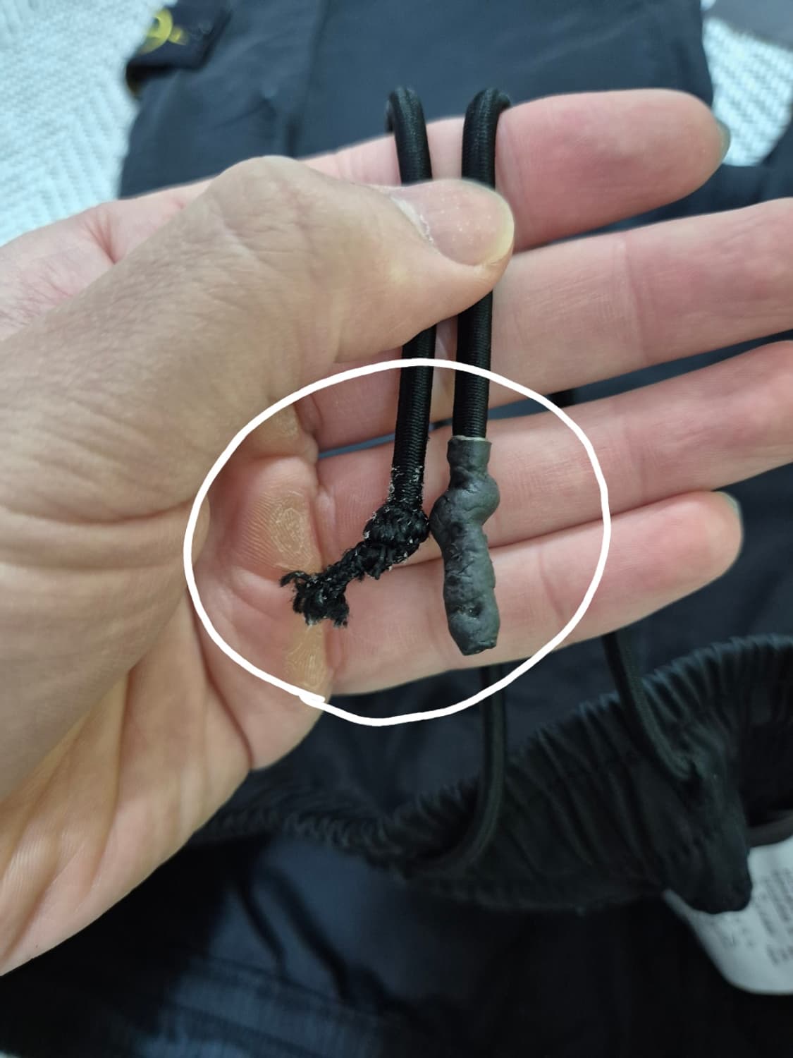 한글택 새상품급 스톤아일랜드 투포켓 카고바지 30 블랙 상품이미지7