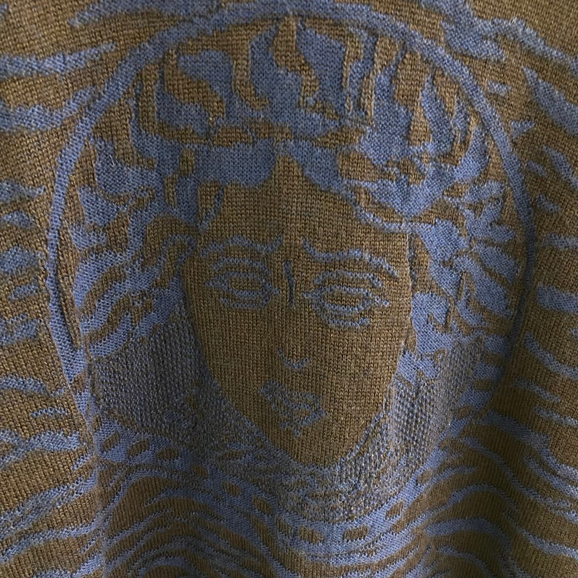 베르사체 블루 헤드로고 패턴 니트 스웨터 M 상품이미지4