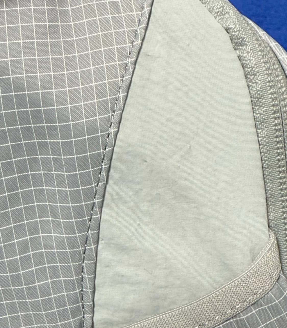 더콜디스트모먼트 백팩 그레이 상품이미지3