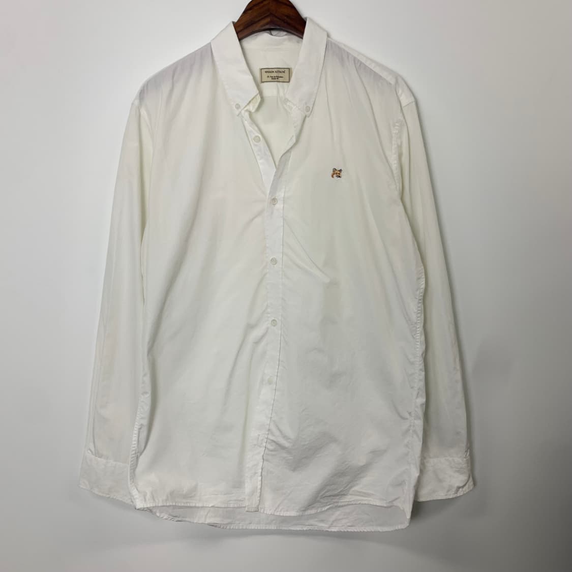 메종키츠네 자수로고 화이트 옥스포드 셔츠 상품이미지2
