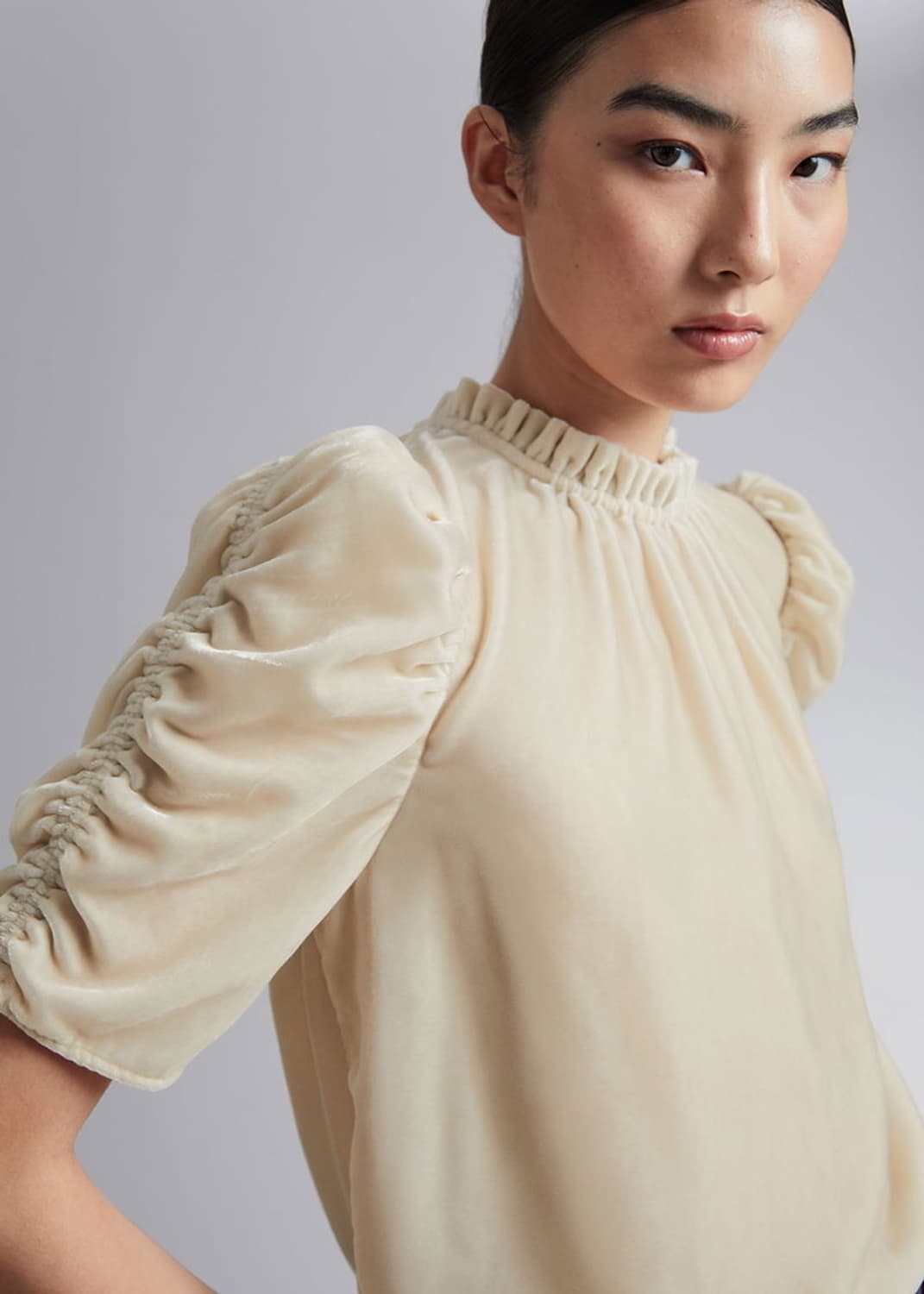 앤아더스토리즈 벨벳 탑 상품이미지2