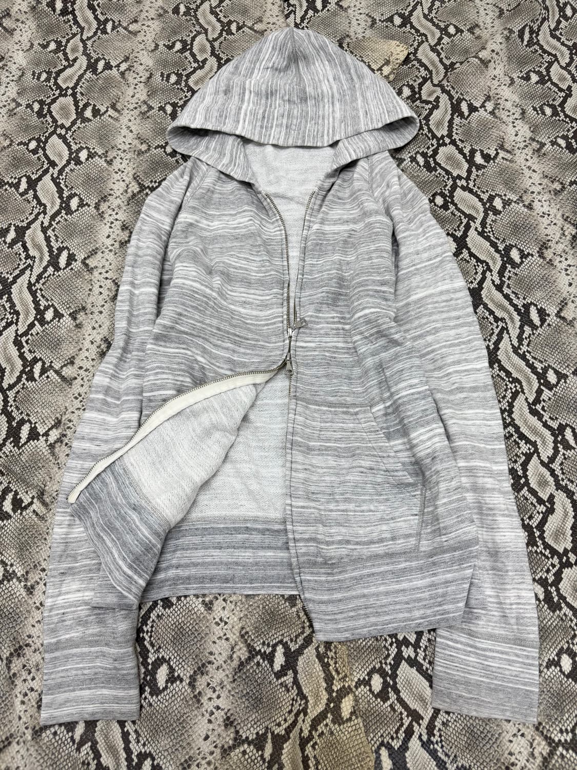 “Vintage” Grey Stripe Y2K Hood Zip Up 상품이미지1