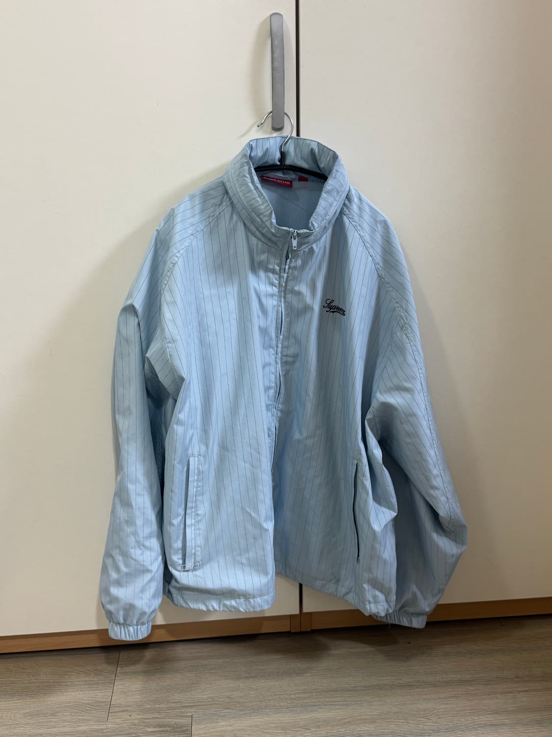 슈프림 리플렉티브 핀스트라이프 트랙 자켓 라이트 블루 상품이미지1