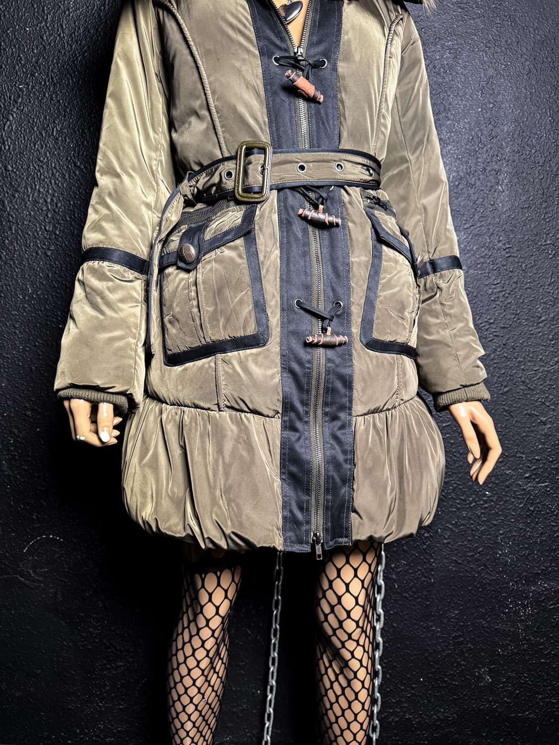 MAITRESSE – Fur Trim Belted Down Parka   상품이미지3