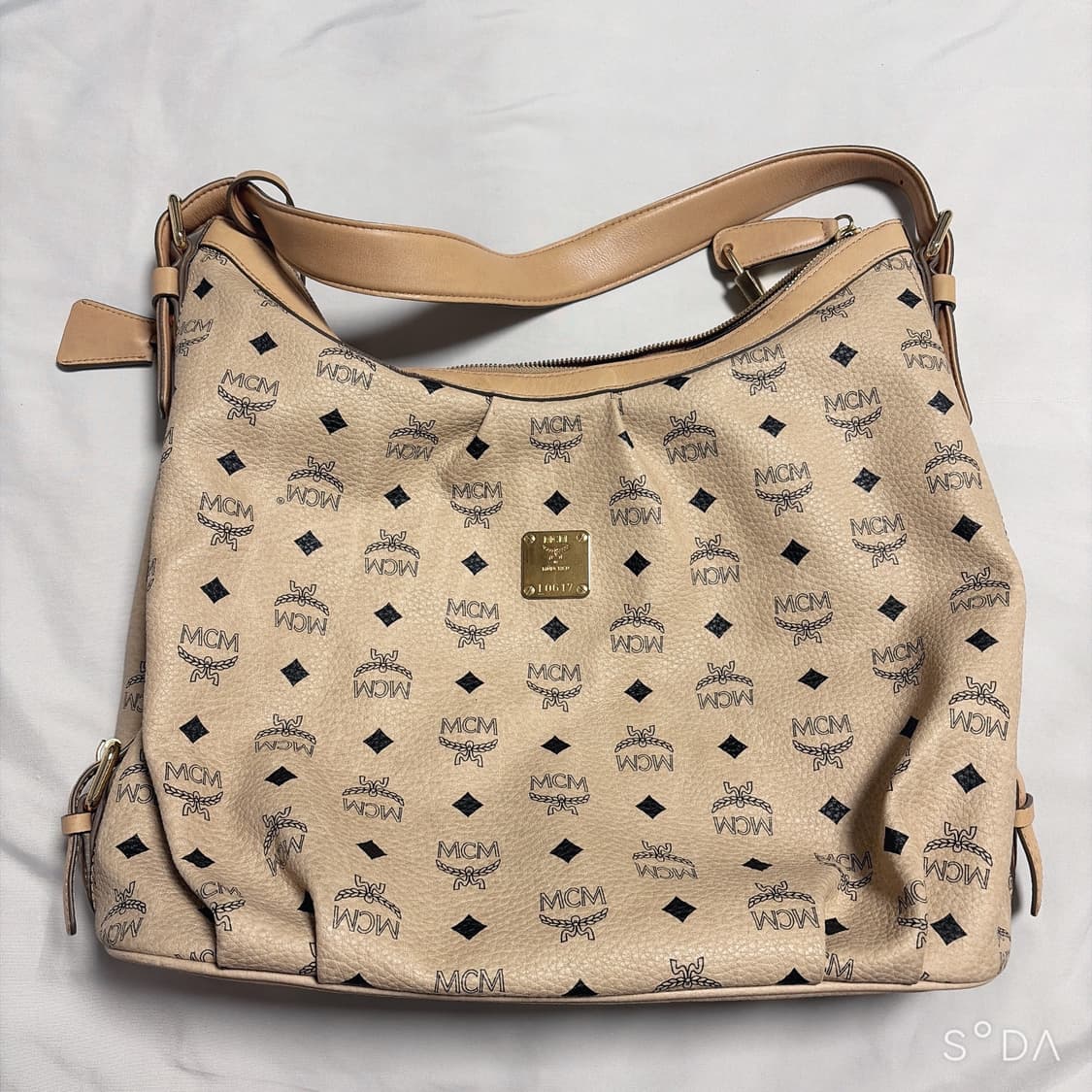 MCM 로고 숄더백 베이지 상품이미지1
