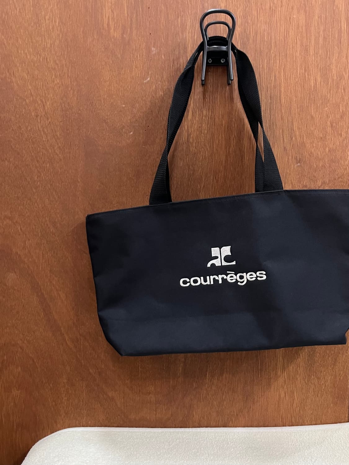 꾸레쥬 로고 쇼퍼백 블랙 상품이미지1