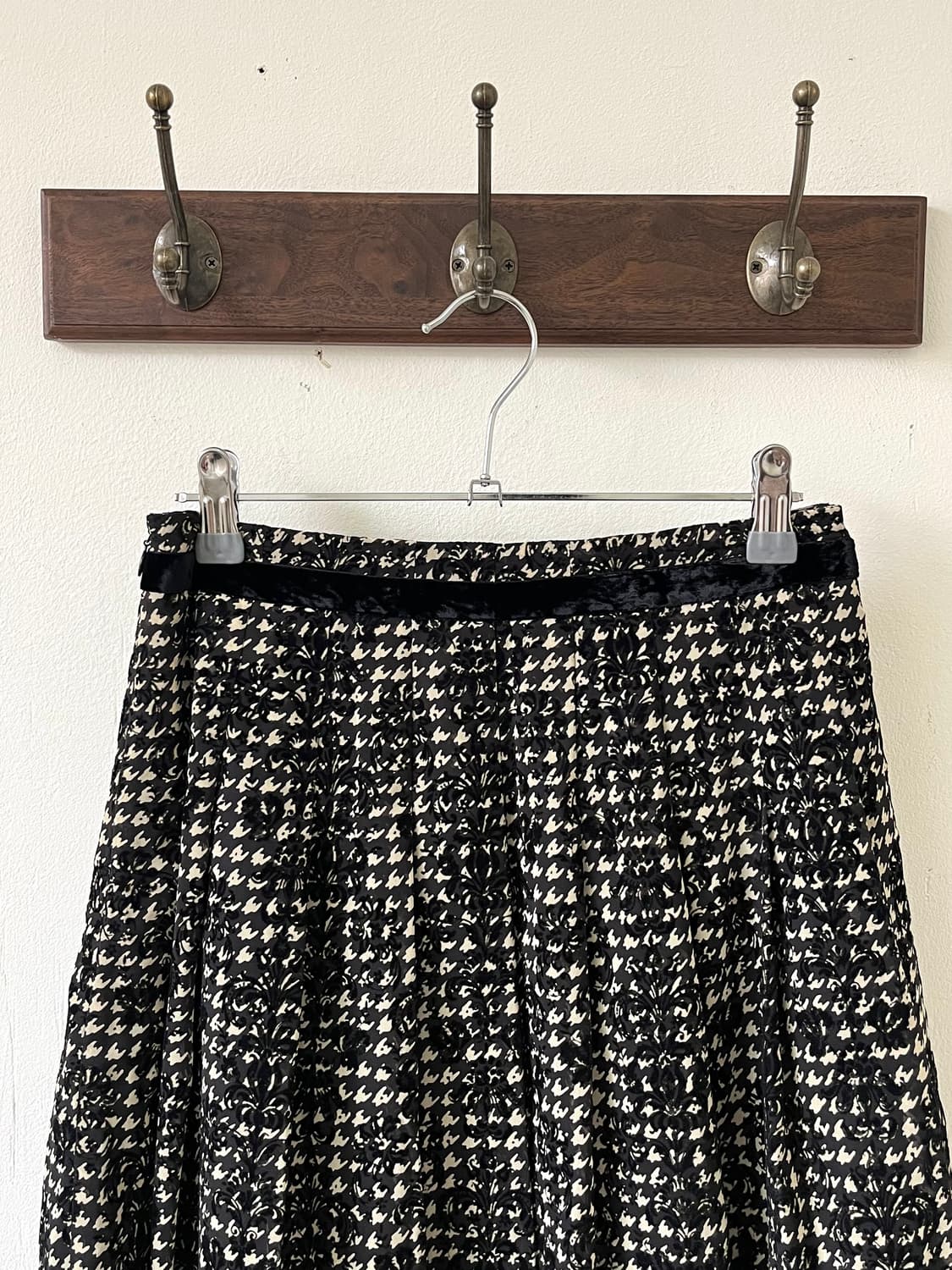 Alphabet’s alphabet 벨벳 로브 스커트 상품이미지2