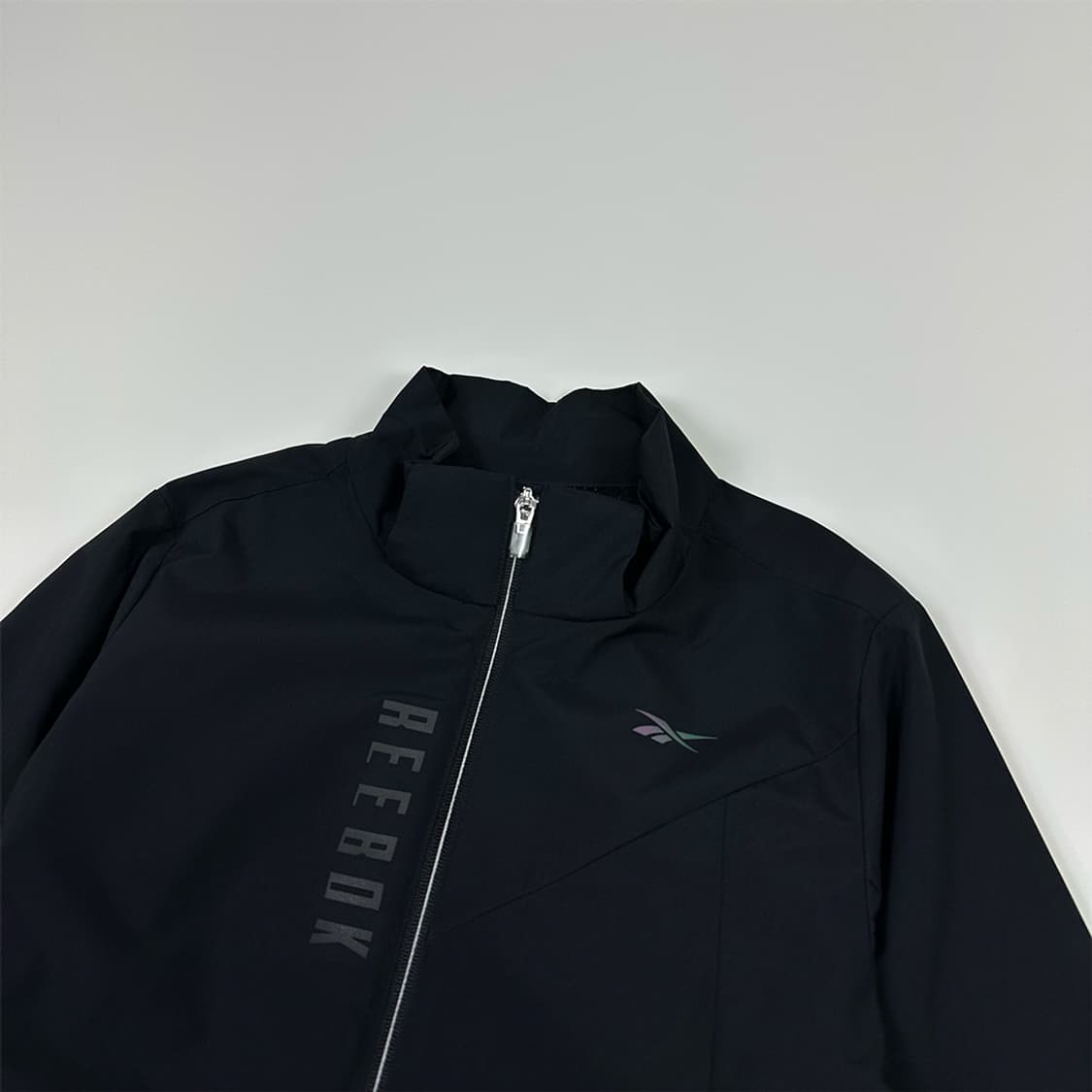 리복 홀로그램 로고 집업 상품이미지3