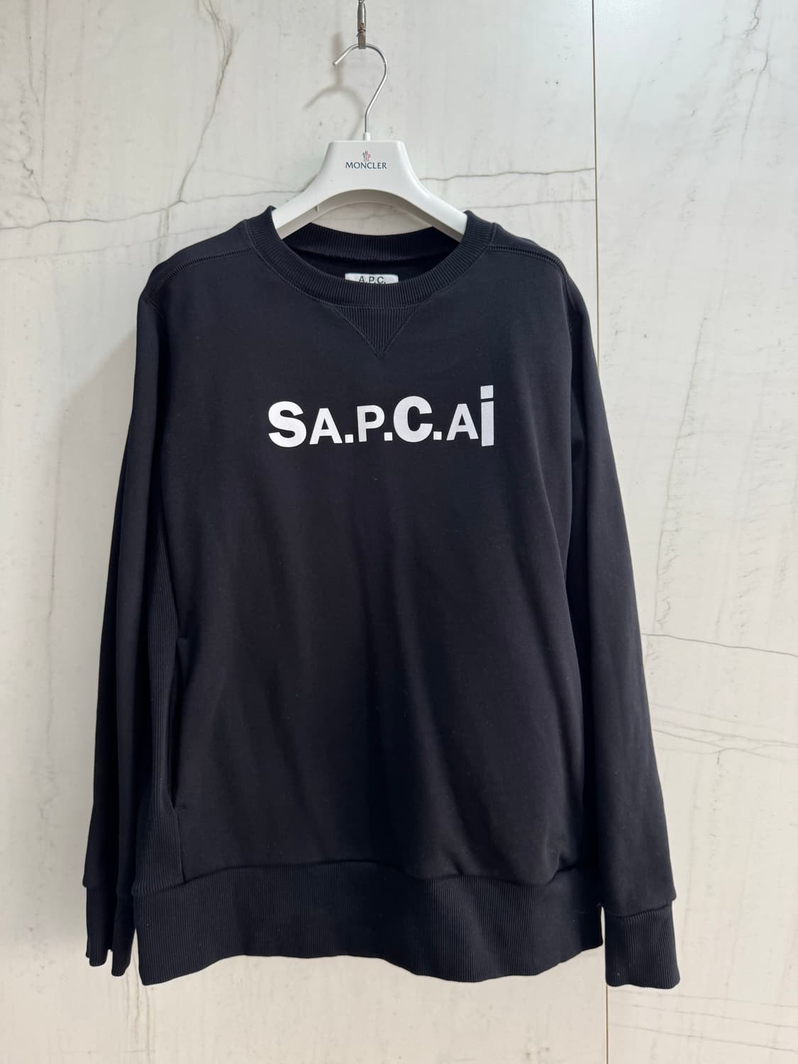 A.P.C. × sacai 로고 맨투맨 상품이미지1