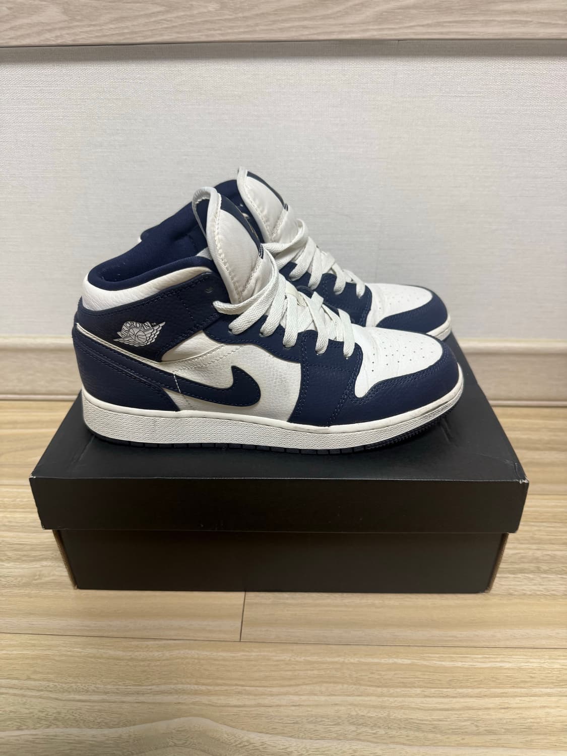 조던1 MID 네이비/화이트 240mm 상품이미지5