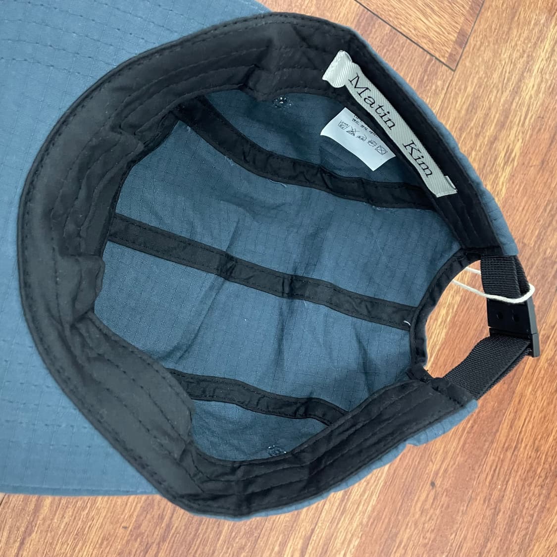 마뗑킴 로고 라벨 솔리드 캠프 캡 상품이미지2