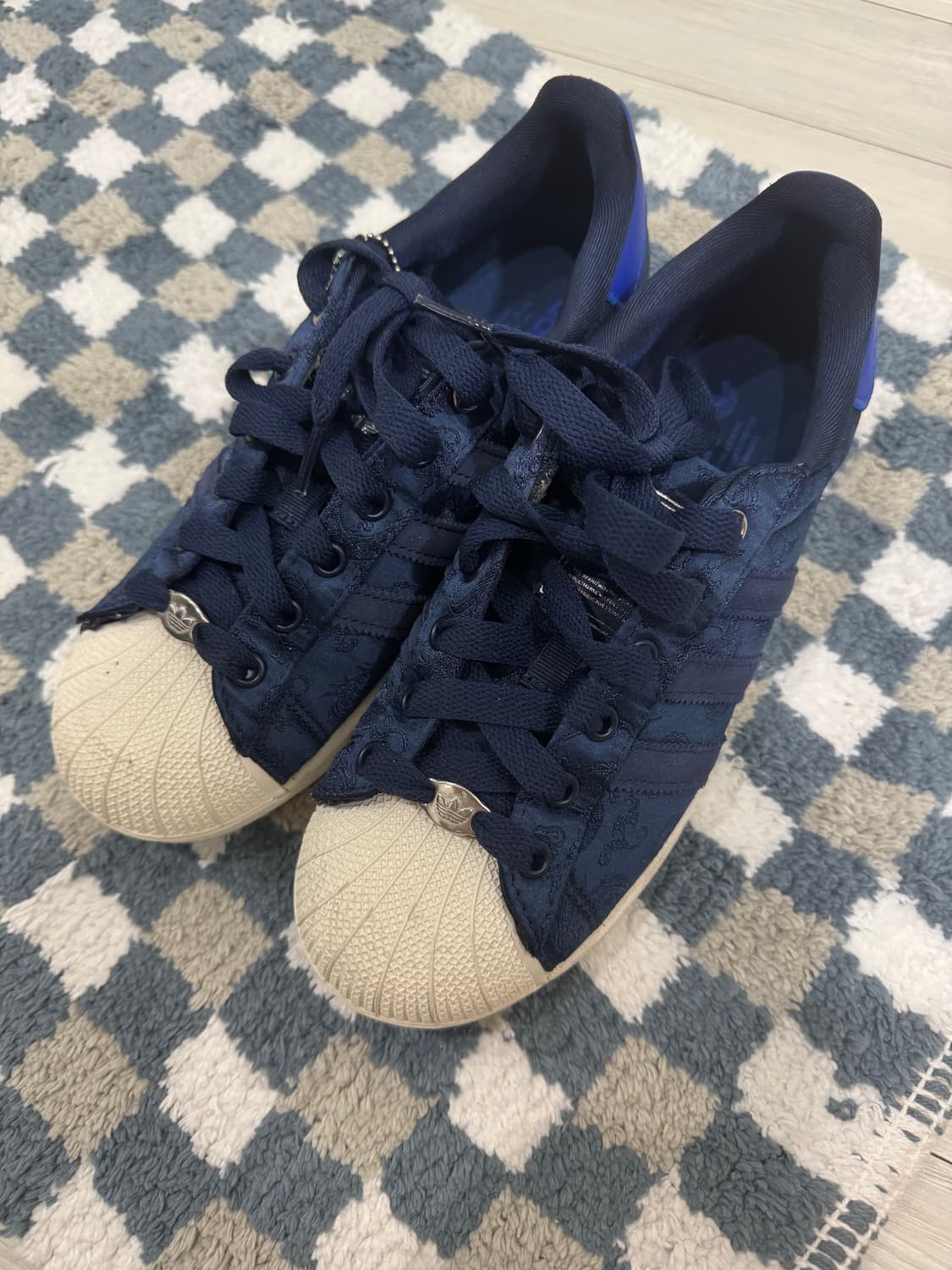 아디다스 슈퍼스타 키시티 서울 245 상품이미지1