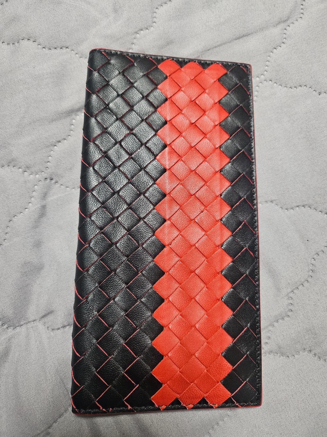 보테가 장지갑 빨검  한정판 상품이미지1