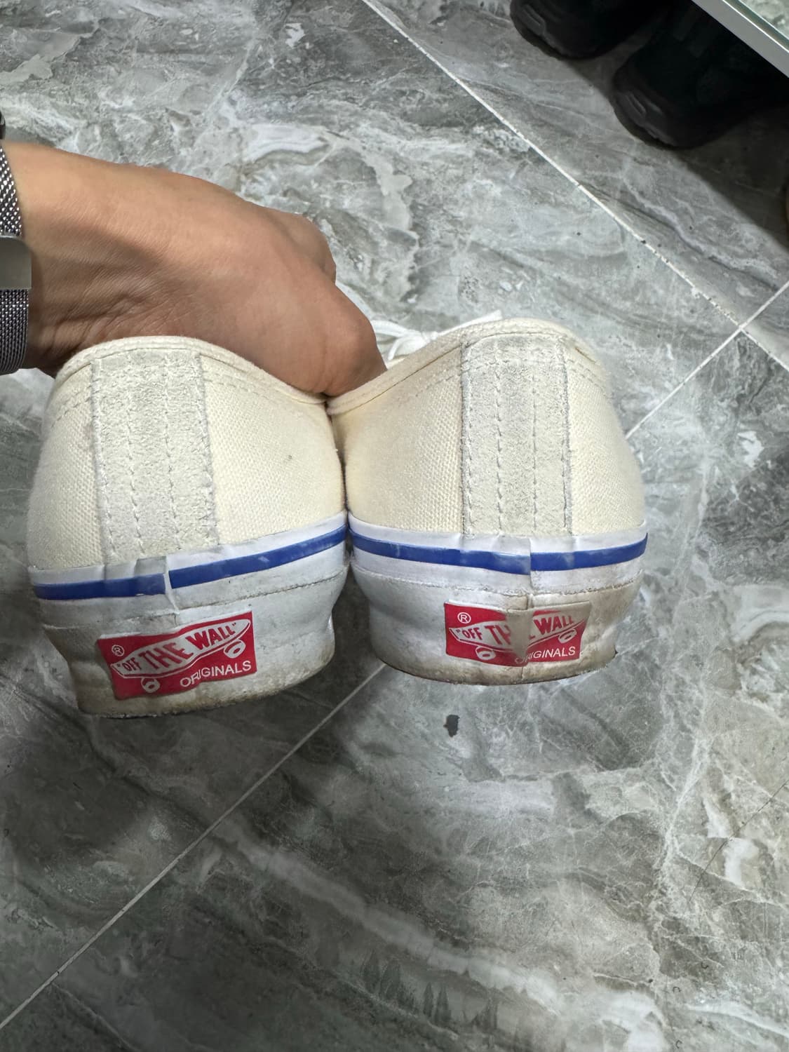 반스 볼트 어센틱 270사이즈 판매합니다 상품이미지3